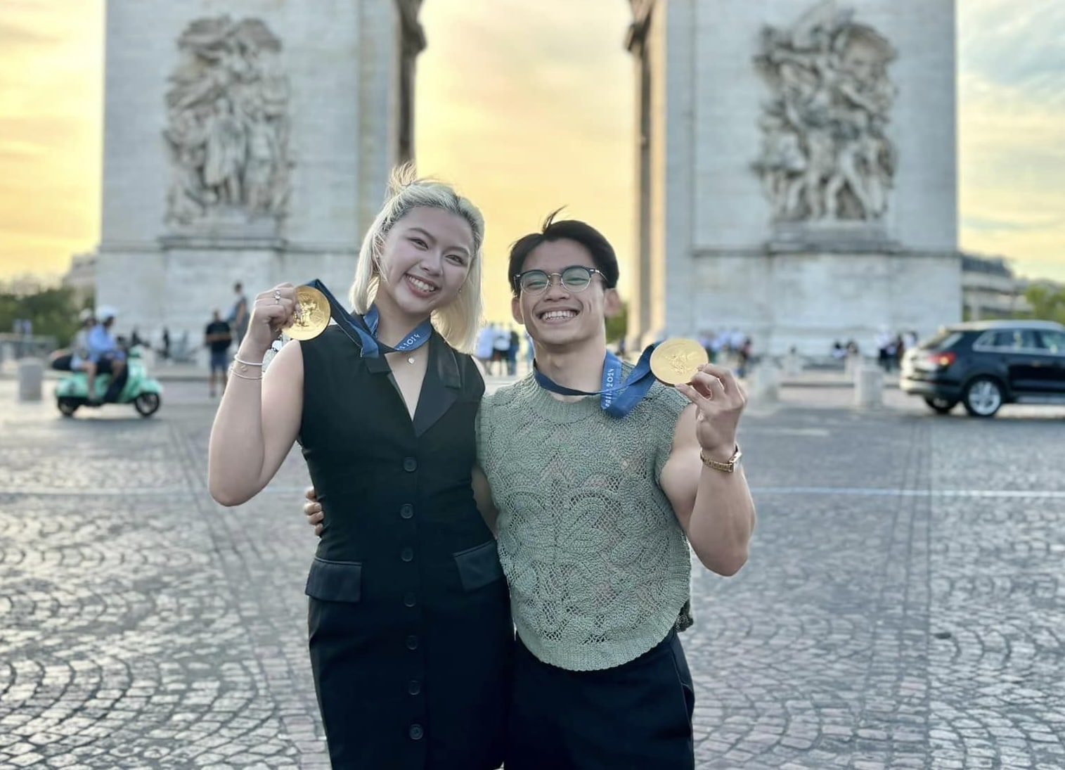 Paris Olympics double medalist Carlos Yulo and his girlfriend Chloe Anjeleigh San Jose infront of the Arc de Triomphe