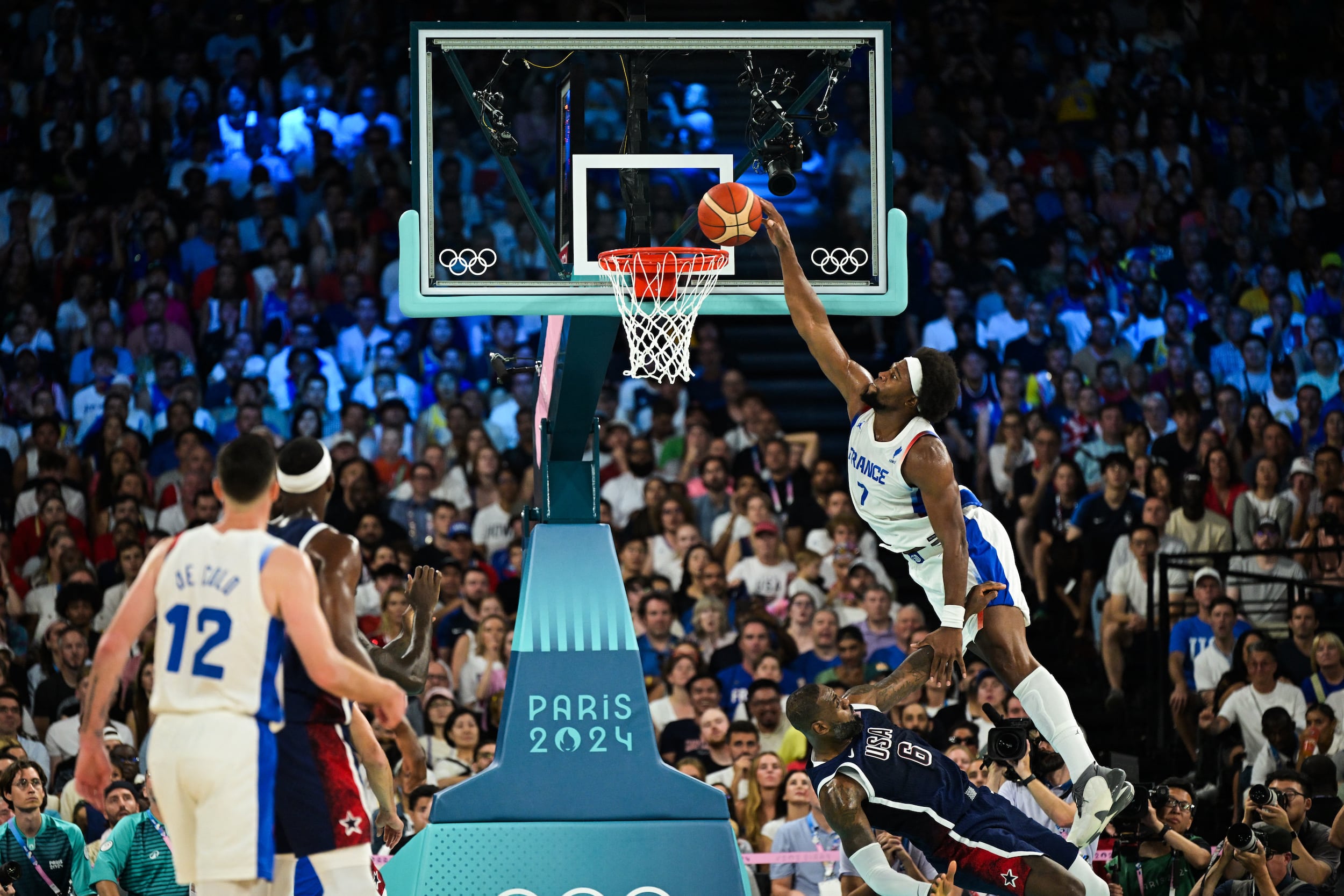 French Olympian Yabusele to sign with 76ers–reports News_ad