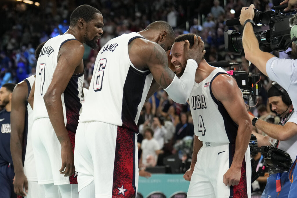 Team USA beats Serbia, faces France for men's basketball gold