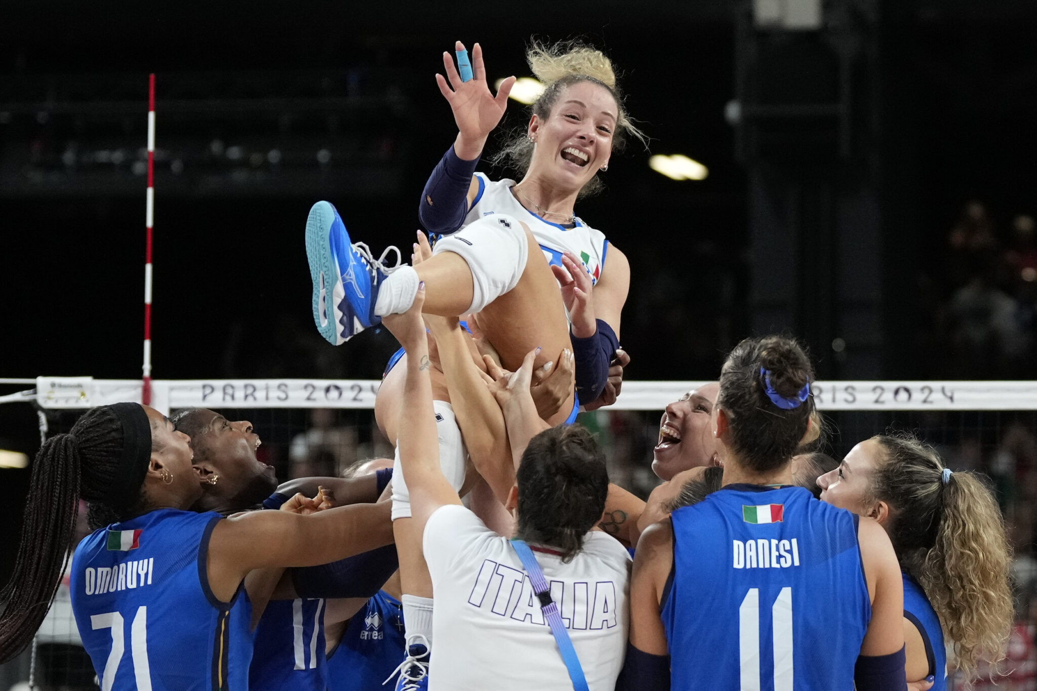 Italy beats defending champion US for women's volleyball gold