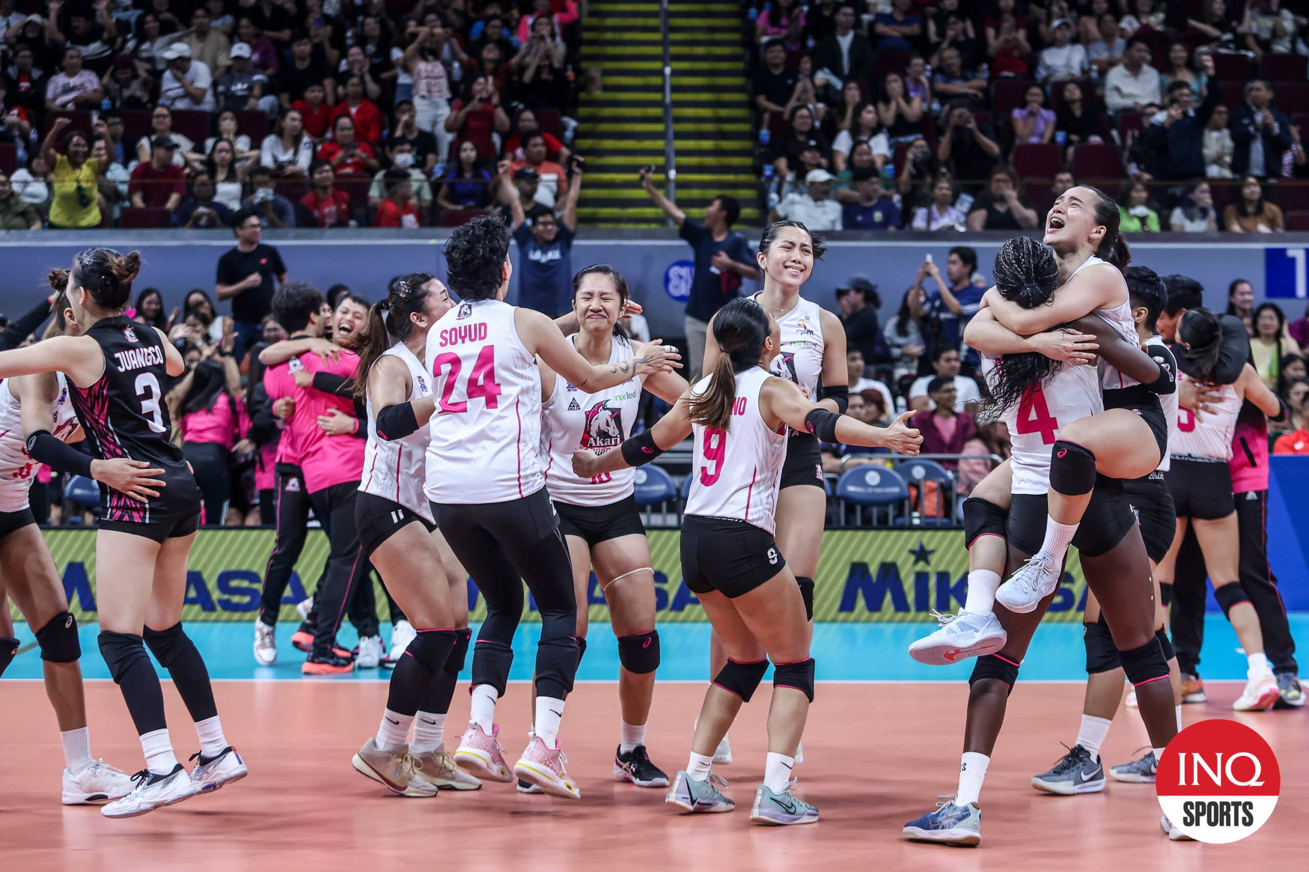 Oly Okaro and the Akari Chargers in the PVL Reinforced semifinals game against PLDT High Speed Hitters.