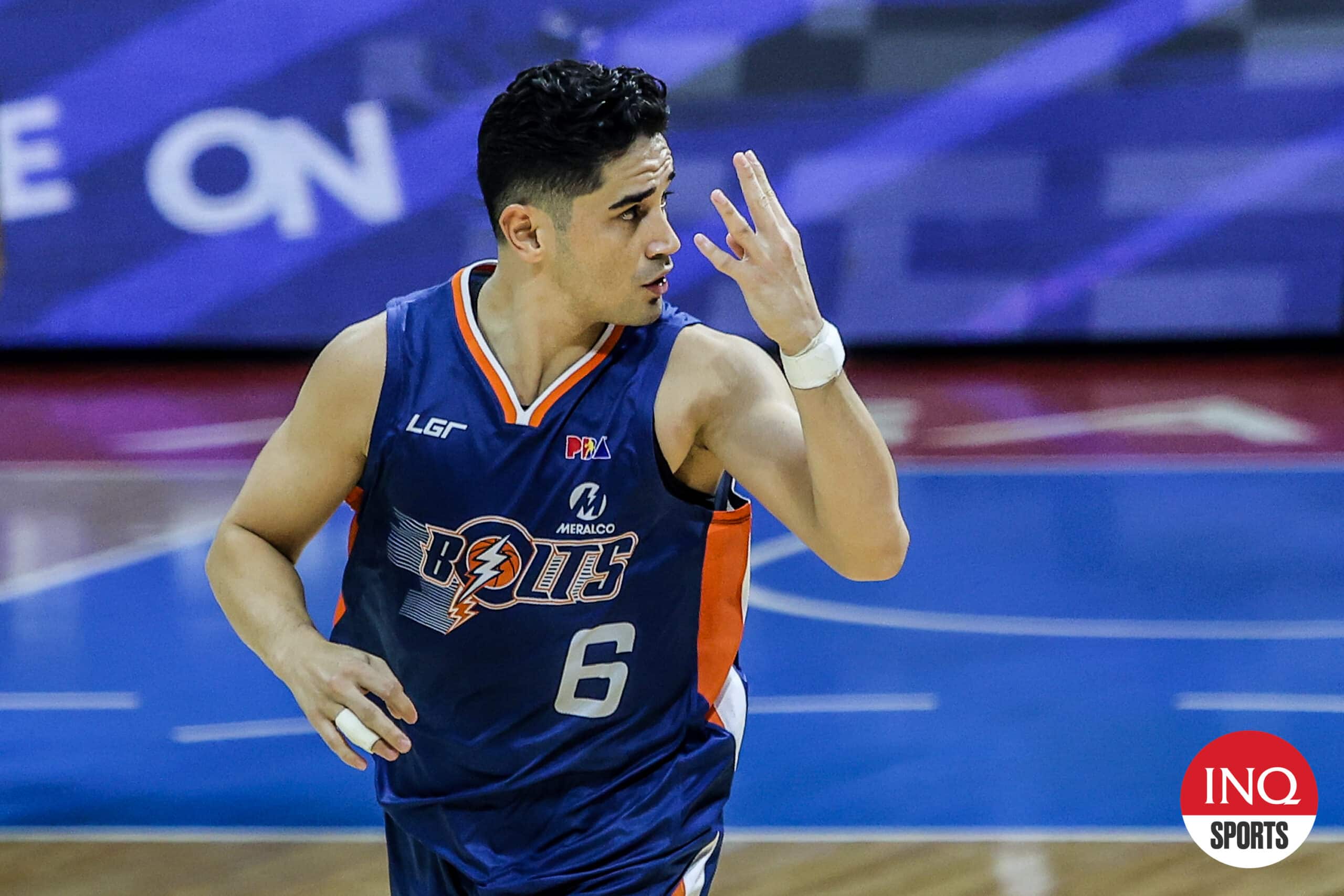 Chris Banchero hits first-ever PBA four-point shot