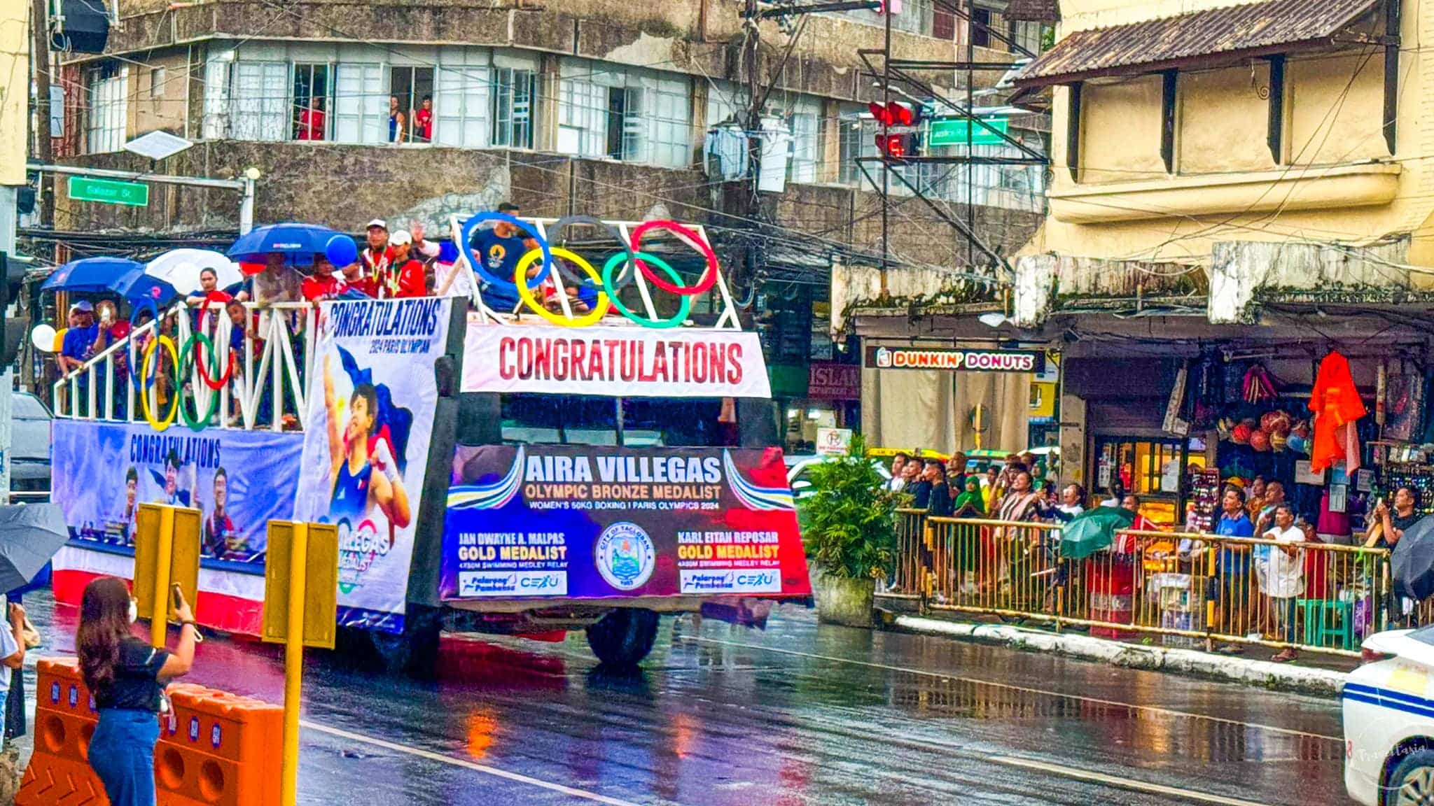 Despite the poor weather, residents of Tacloban City went out to give boxer Aira Villegas, a bronze medalist in this year’s Paris Olympics, a warm welcome as her motorcadepasses through the city’s major streets on Thursday. 