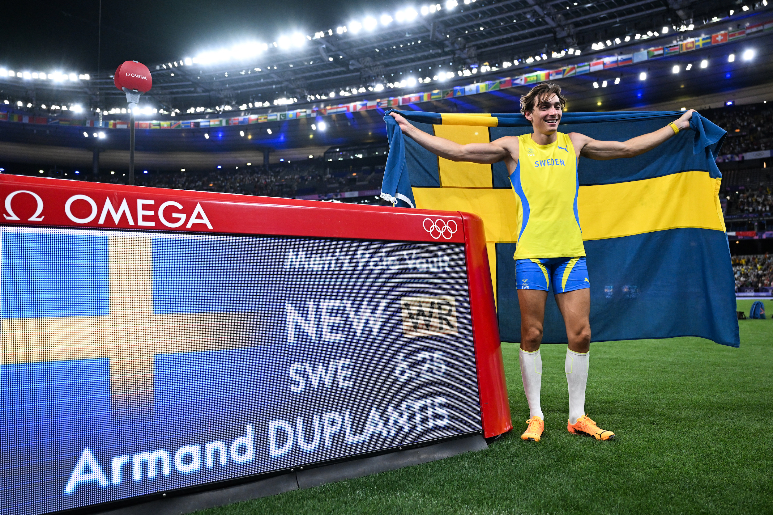 Mondo Duplantis Paris Olympics world record pole vault gold