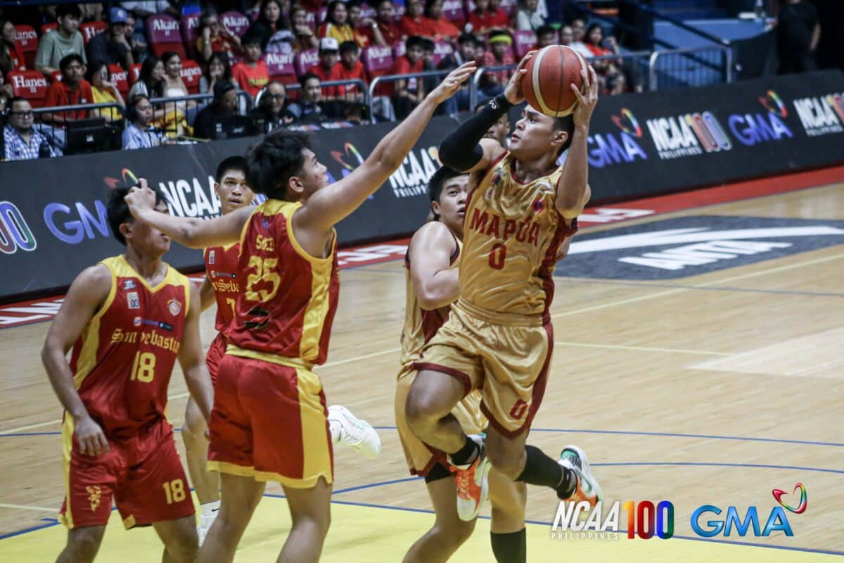 Clint Escamis de Mapua durante un partido del torneo de baloncesto masculino de la temporada 100 de la NCAA –Foto de la NCAA.