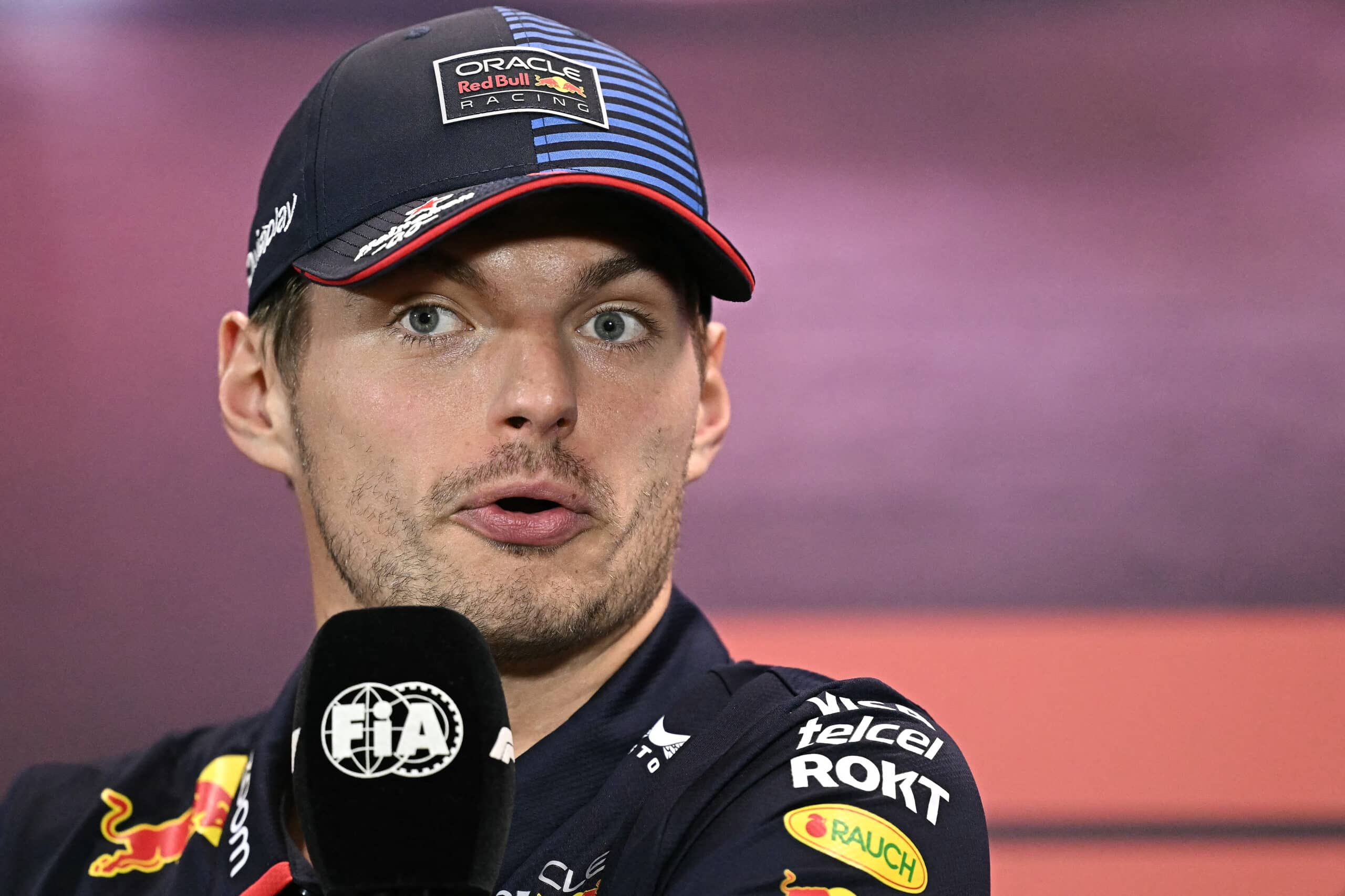 O piloto holandês Max Verstappen do Grande Prêmio de Cingapura da Red Bull Racing F1 Fórmula 1