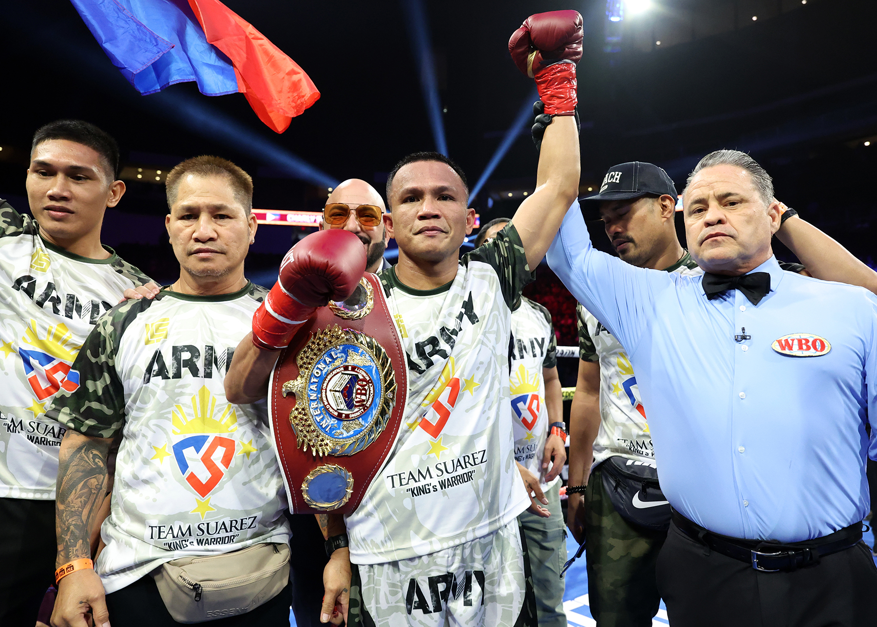 Charly Suarez boxing