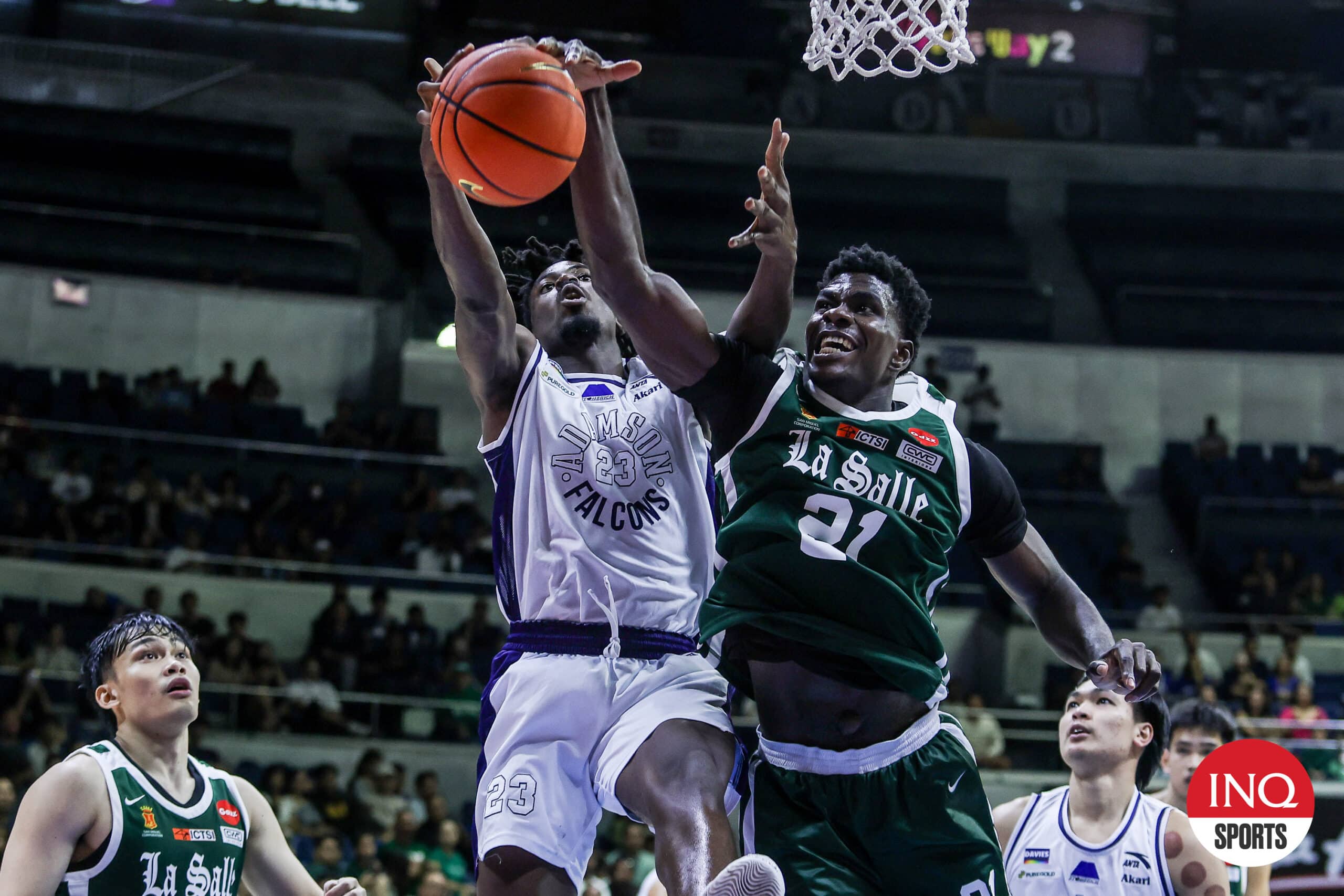 La Salle Green Archers' Henry Agunanne.