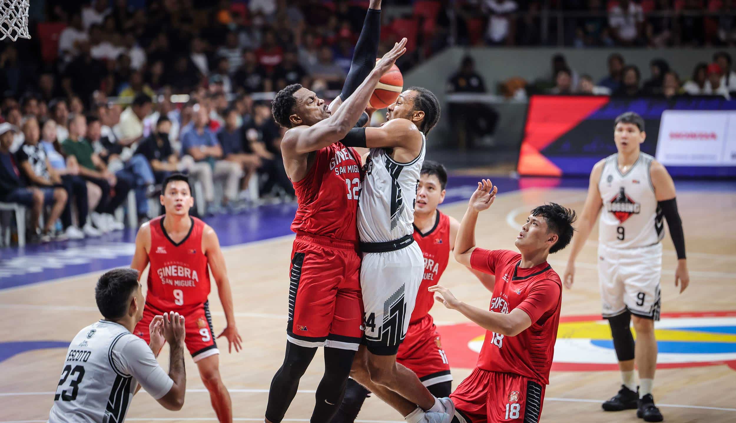 Blackwater George King vs Ginebra Justin Brownlee PBA