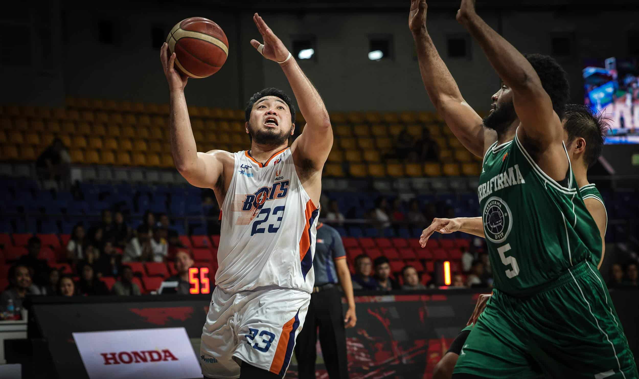 Meralco Bolts' Alvin Pasaol during a PBA Governors' Cup game