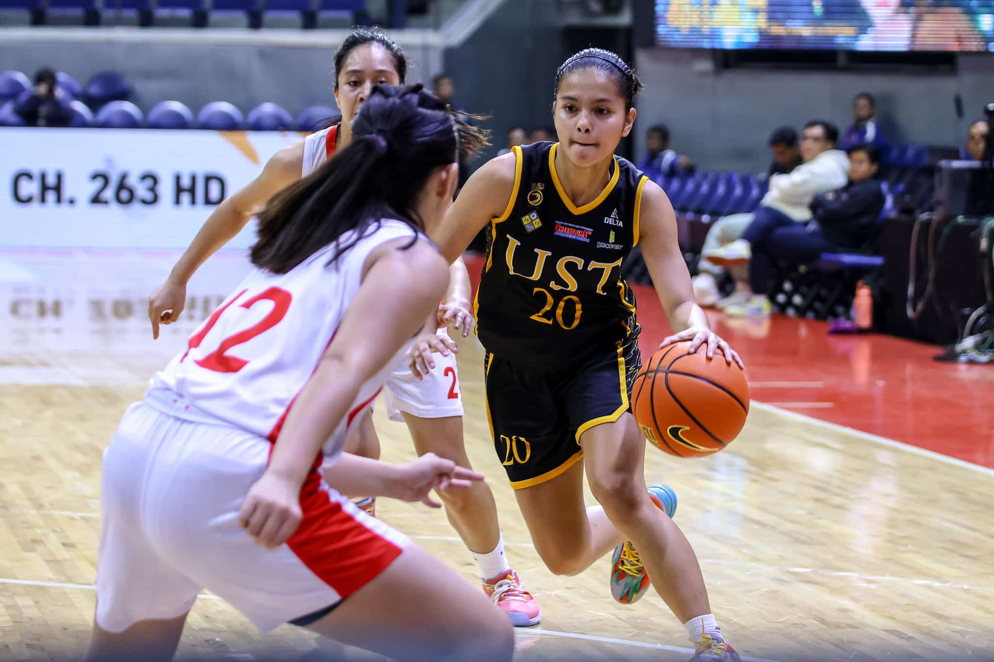 UST Tigresses open title defense with whipping of UE News_ad