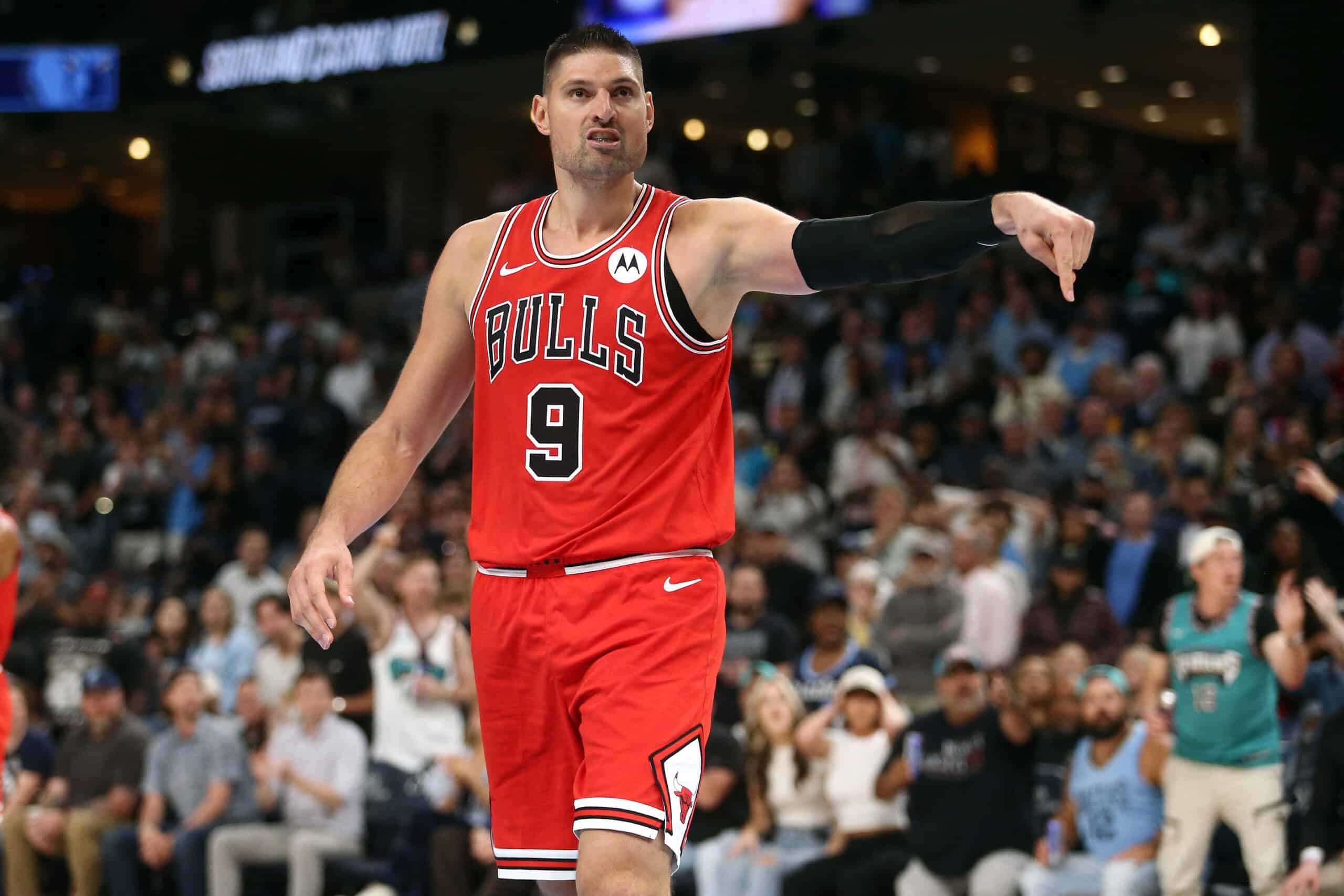 Pusat Banteng Chicago Nikola Vucevic NBA