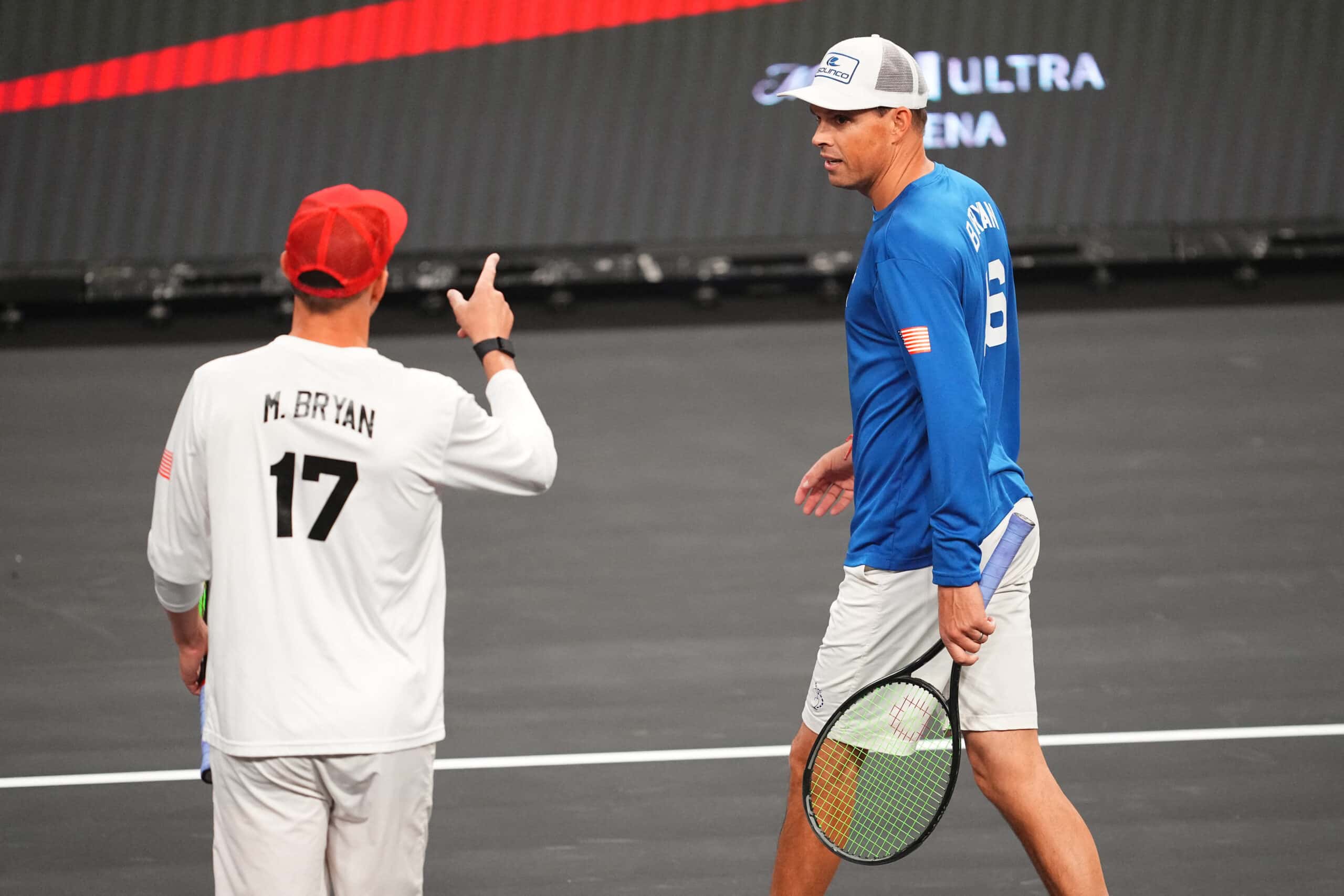 El miembro del Salón de la Fama del tenis Mike Bryan y Bob Bryan