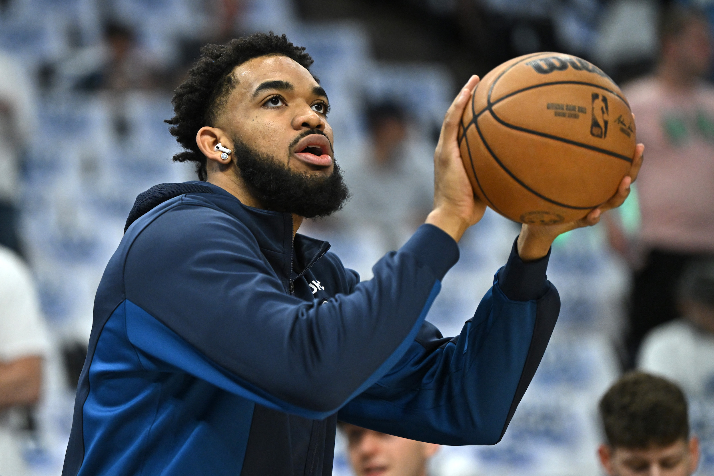 NBA: Towns scores 10 points in preseason debut with Knicks