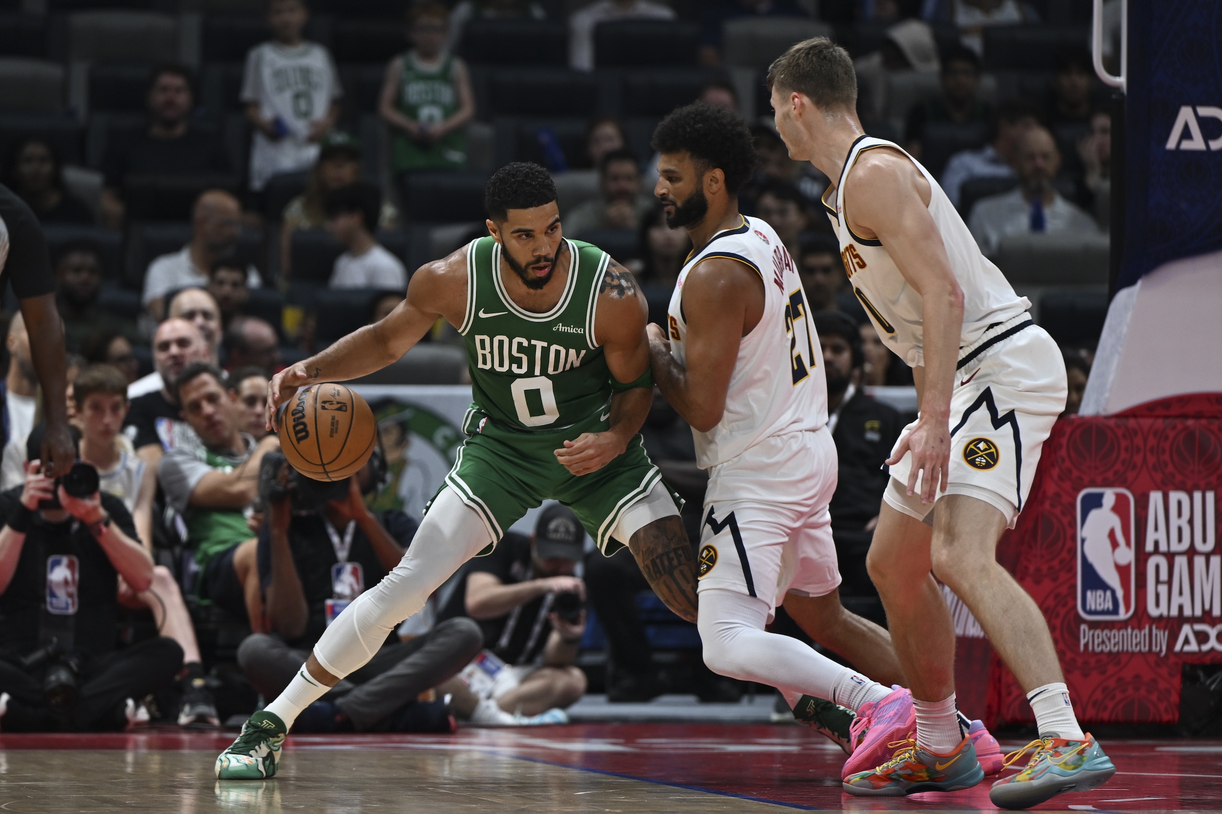 Los Celtics vencieron a los Nuggets en el primer partido de pretemporada de la NBA en Abu Dhabi