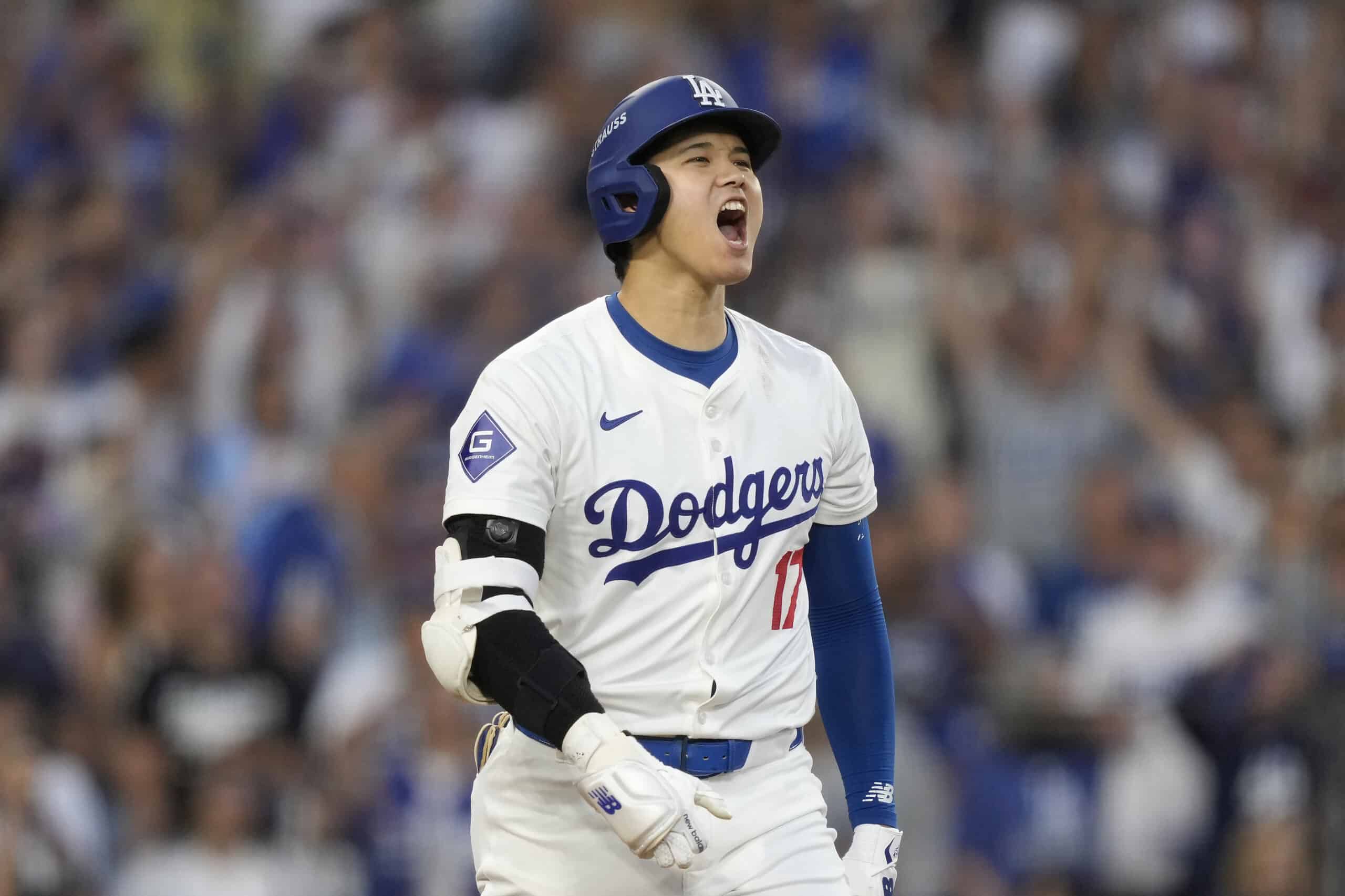 MLB: Shohei Ohtani يتألق في أول مباراة فاصلة مع فريق Dodgers