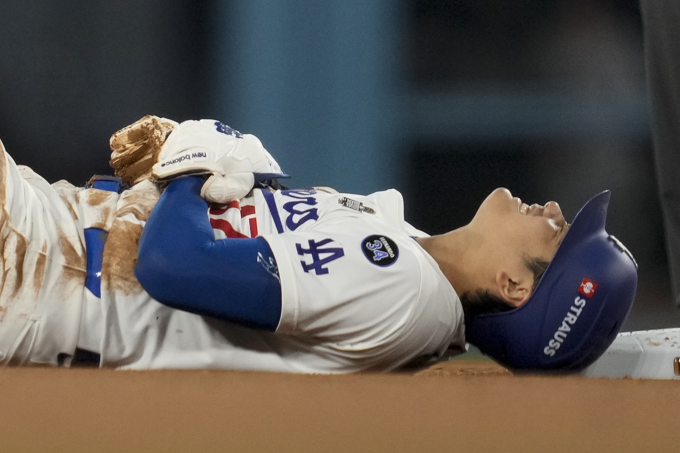 Shohei Ohtani se dislocó el hombro en el segundo juego de la Serie Mundial