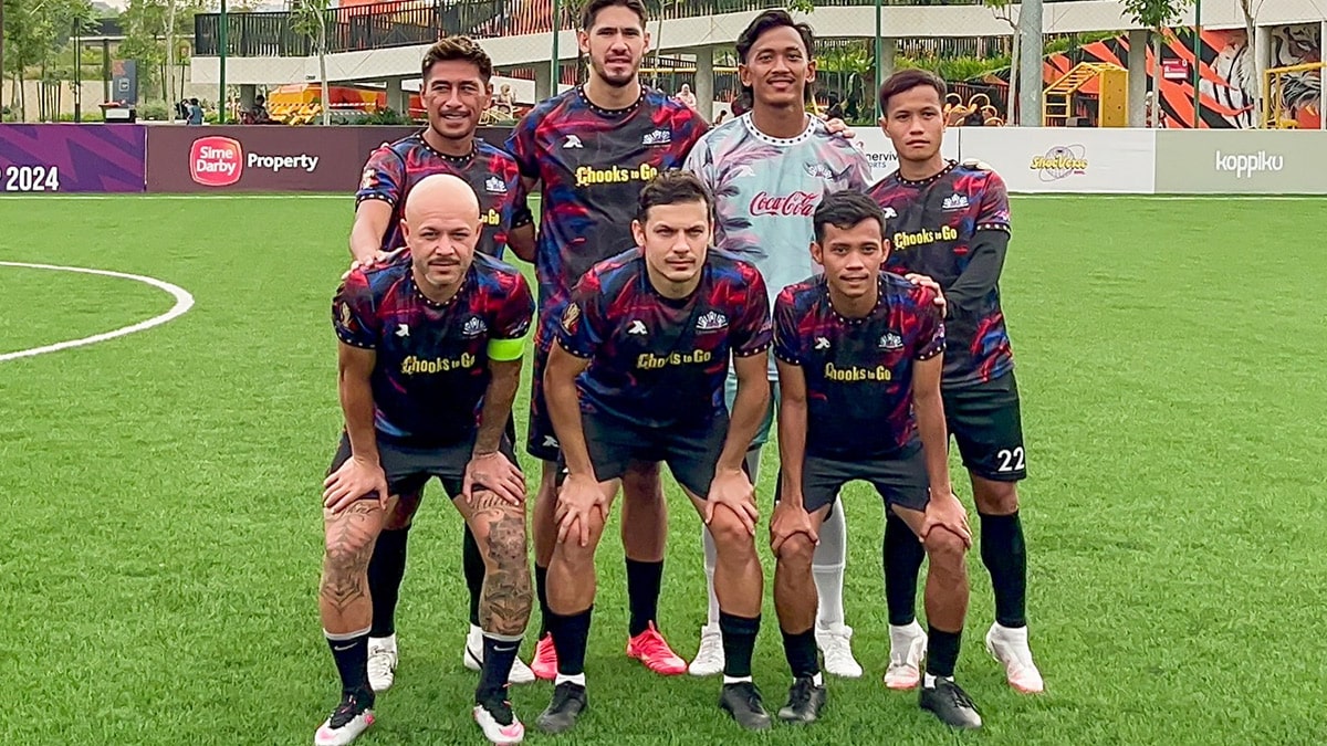 The Azkals pose for the traditional group photo before the game. —CONTRIBUTED PHOTO