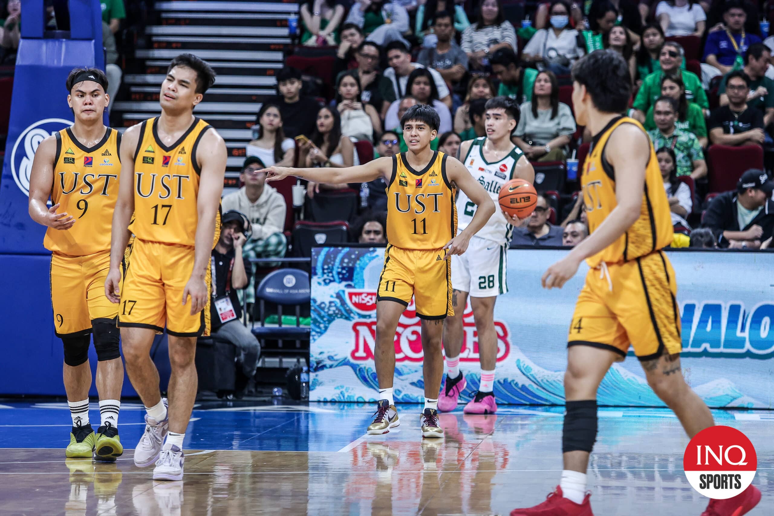 Forth Padrigao e os UST Growling Tigers forçam a prorrogação contra La Salle Green Archers no torneio de basquete masculino da 87ª temporada da UAAP.