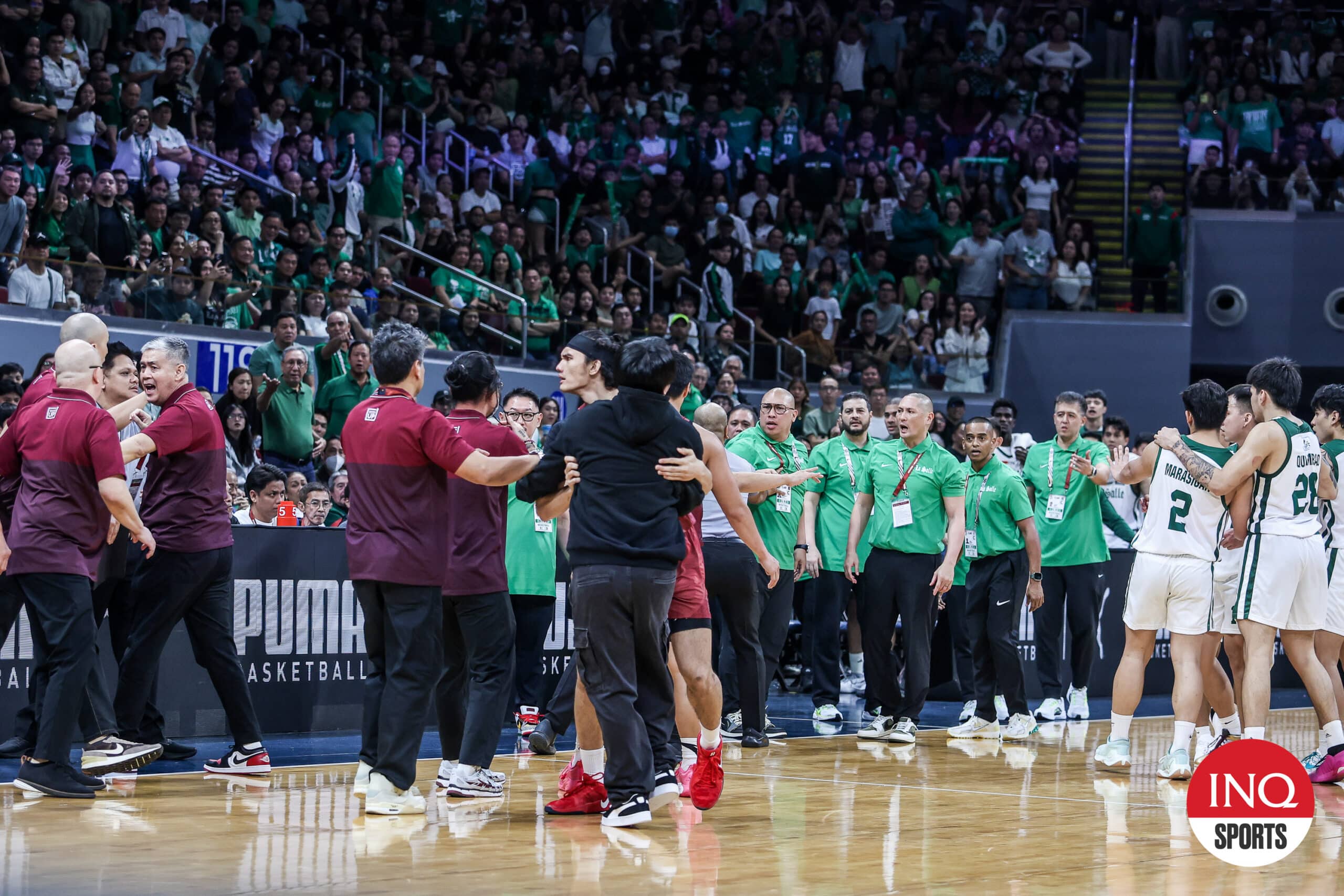 UP La Salle UAAP Temporada 87 Topex Robinson reyland torres incidente de escupir