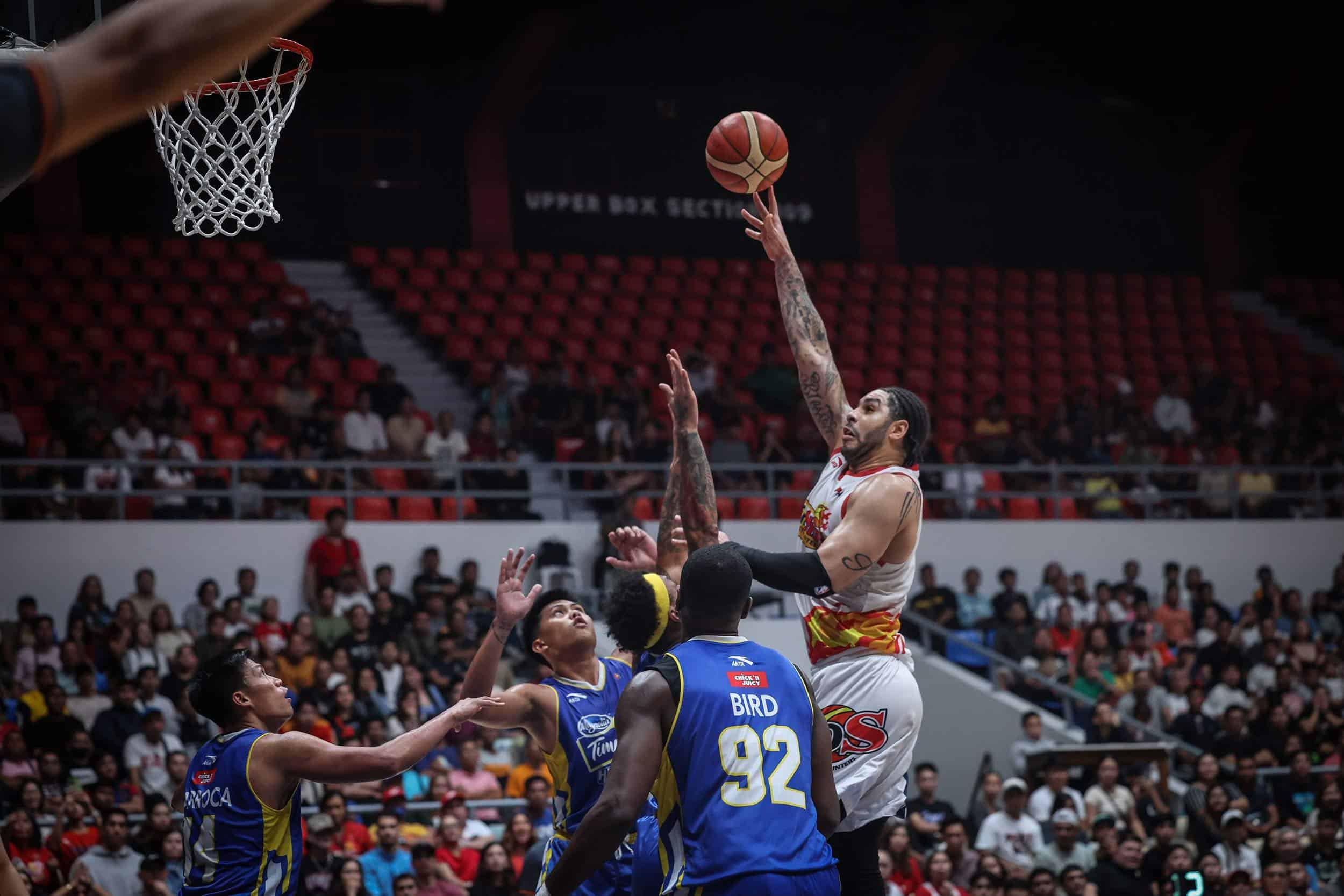 PBA: يدين Guiao بوصول Rain or Shine إلى نصف النهائي لـ Aaron Fuller