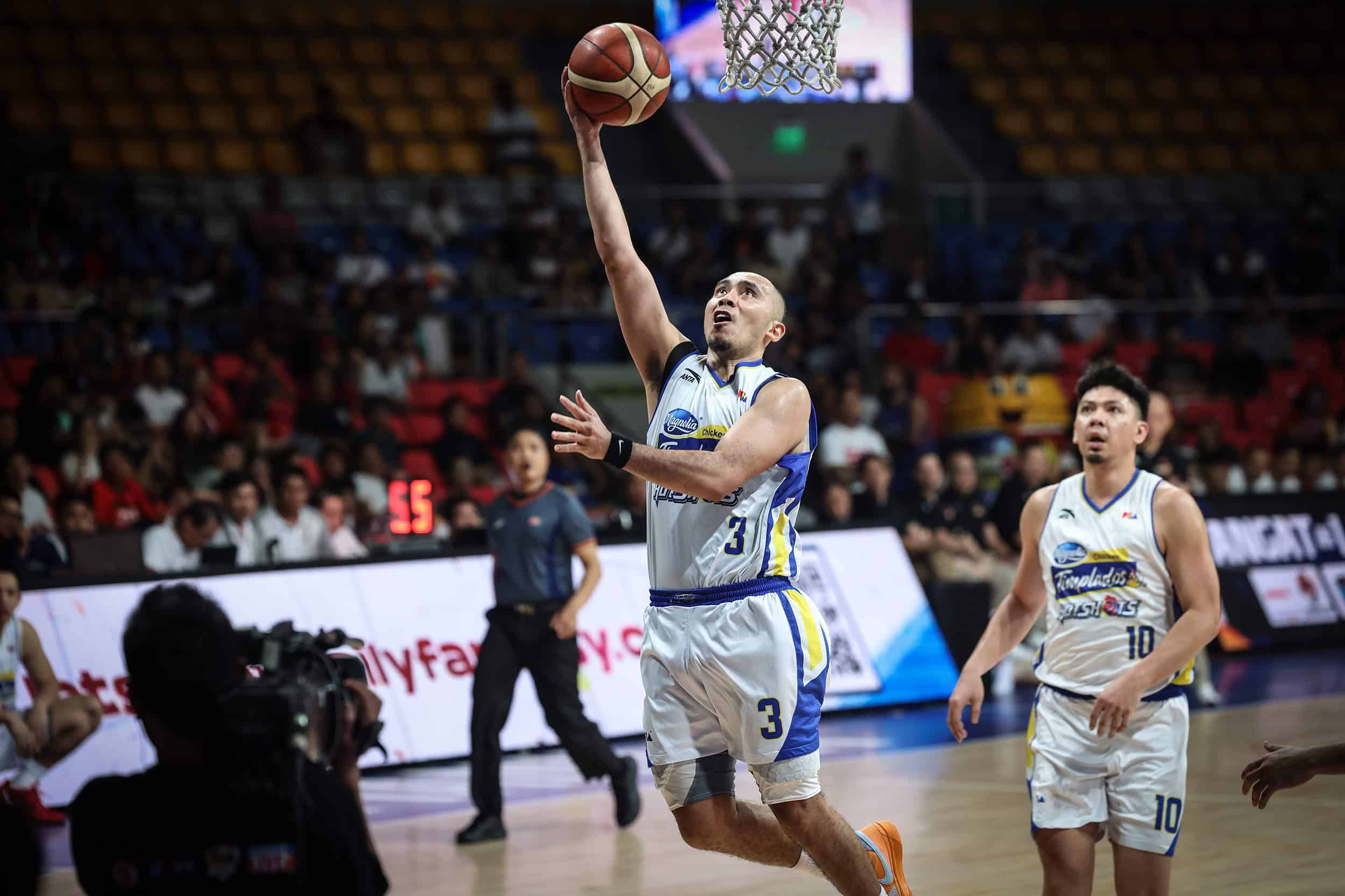 Magnolia Hotshots' Paul Lee during a PBA Governors' Cup quarterfinals game against Rain or Shine.