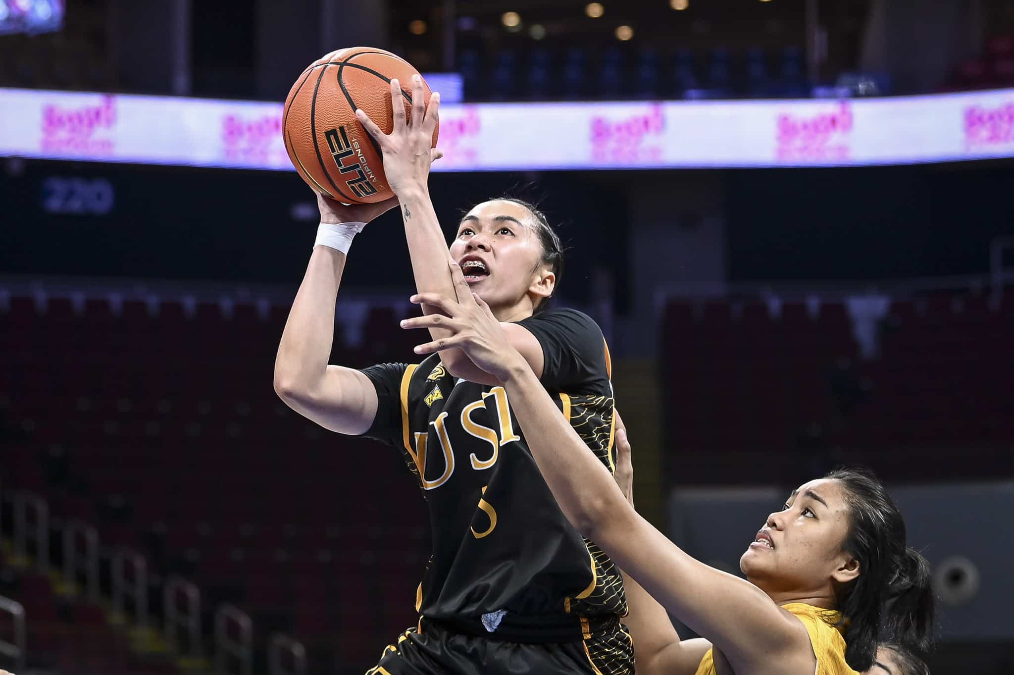 Kent Pastrana UST Tigresses UAAP Temporada 87 de basquete feminino