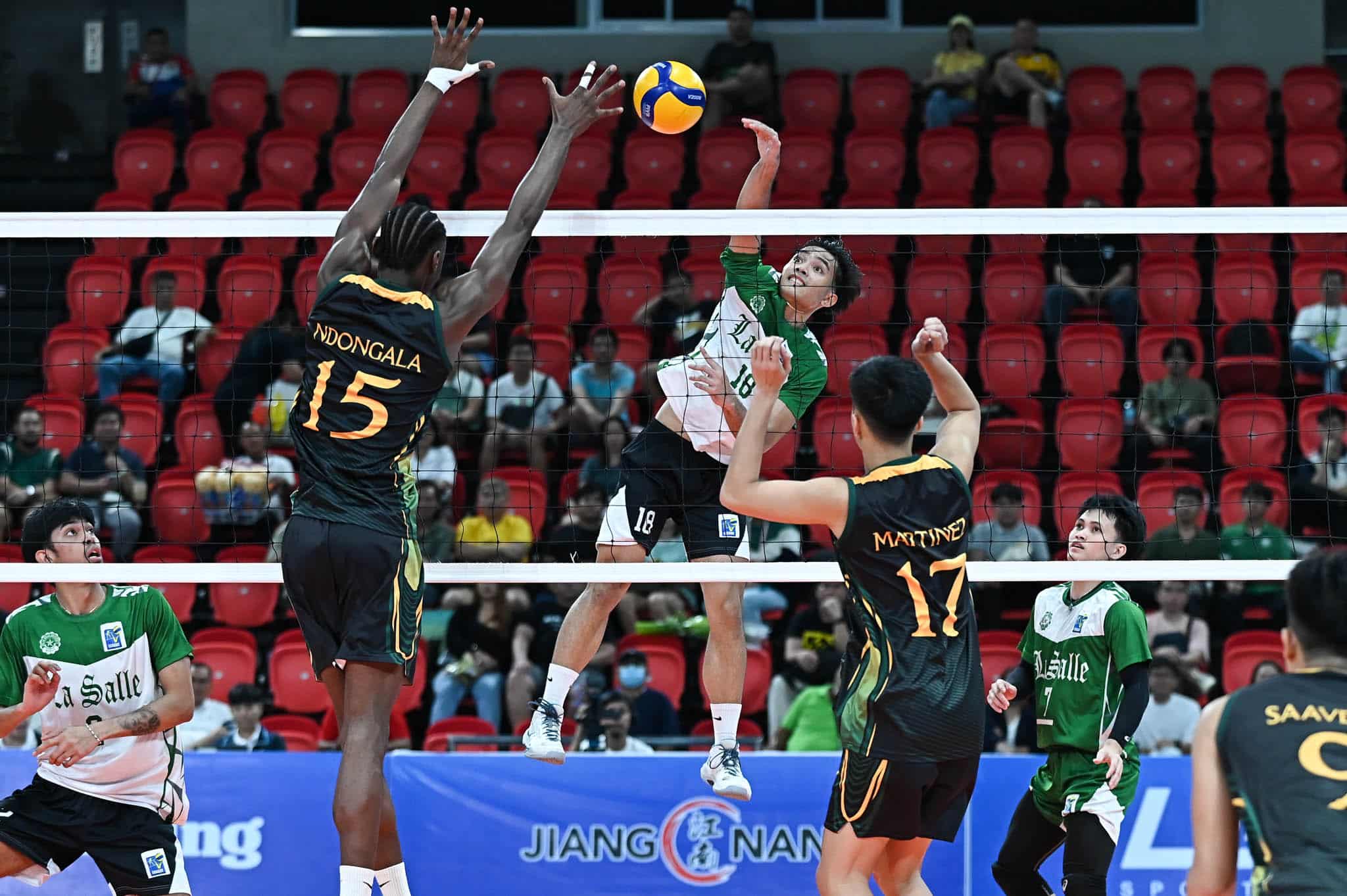 Chris Hernandez La Salle Green Spikers V-League finals