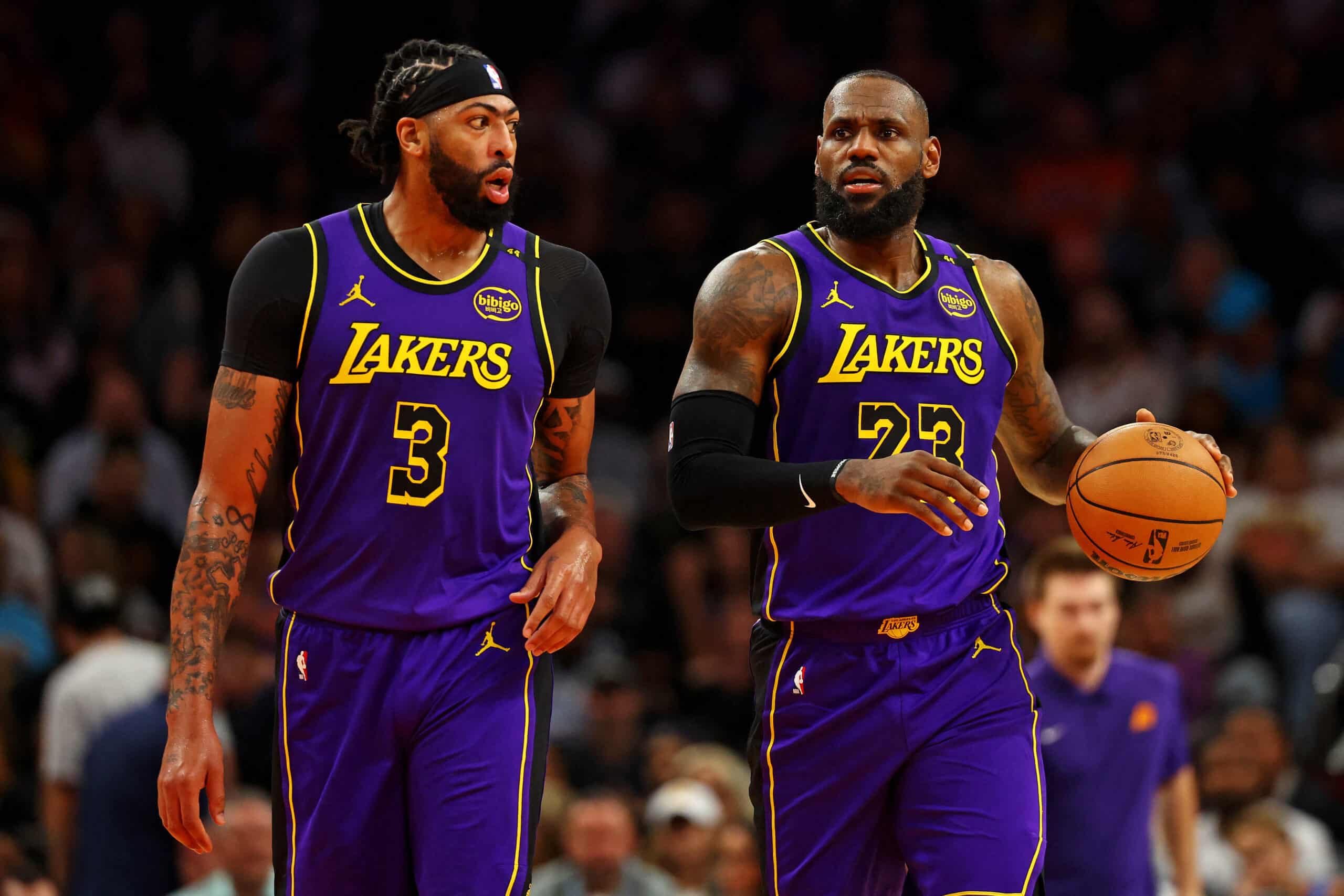 Los Angeles Lakers forward Anthony Davis (3) and forward LeBron James NBA