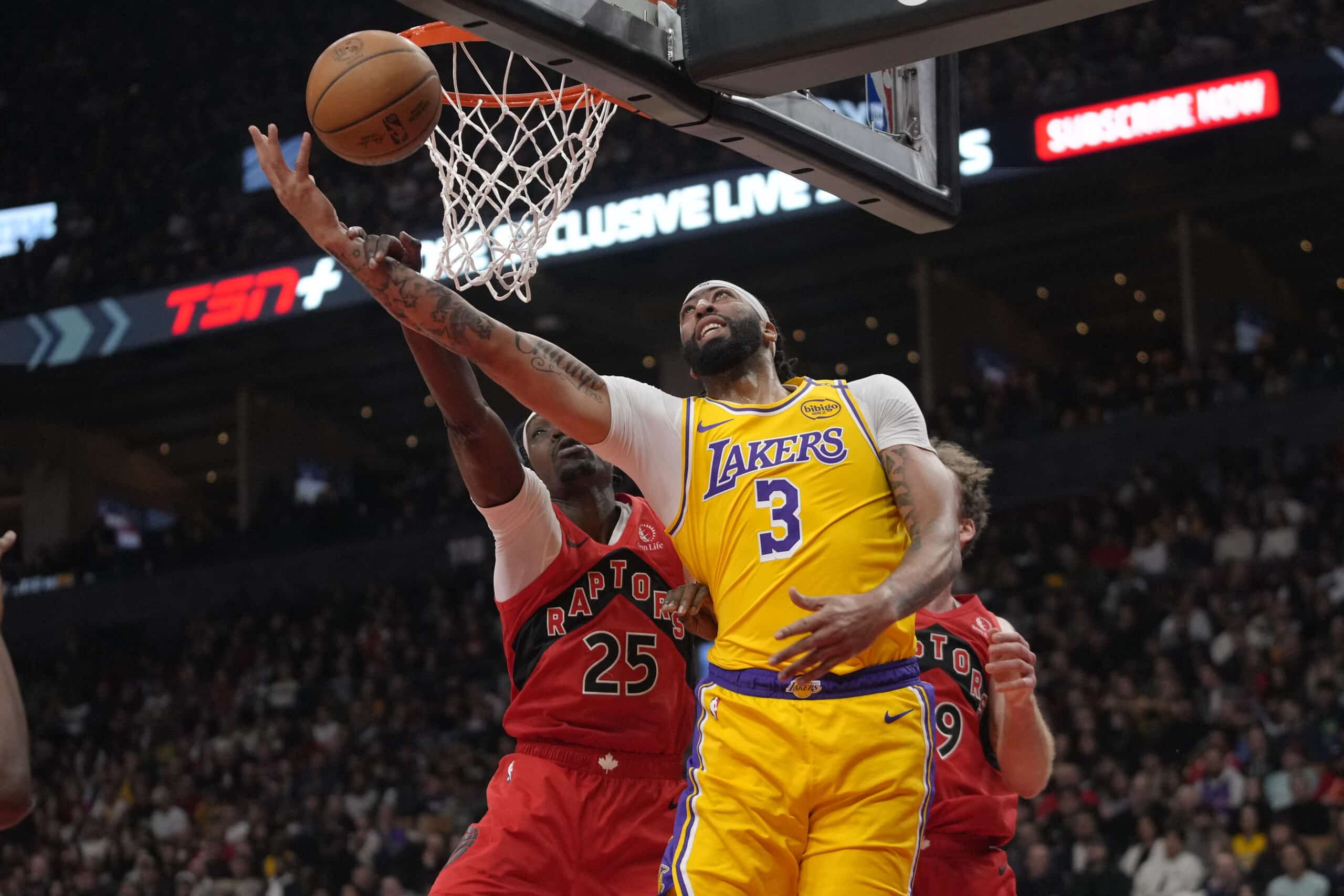 Los Angeles Lakers forward Anthony Davis NBA scores Toronto Raptors