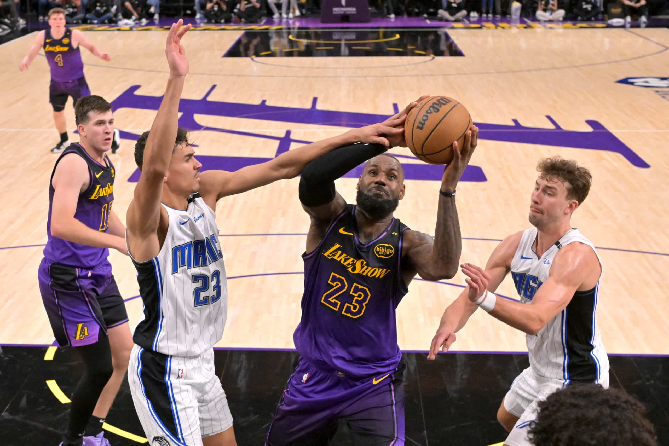 Los Angeles Lakers forward LeBron James NBA Orlando Magic