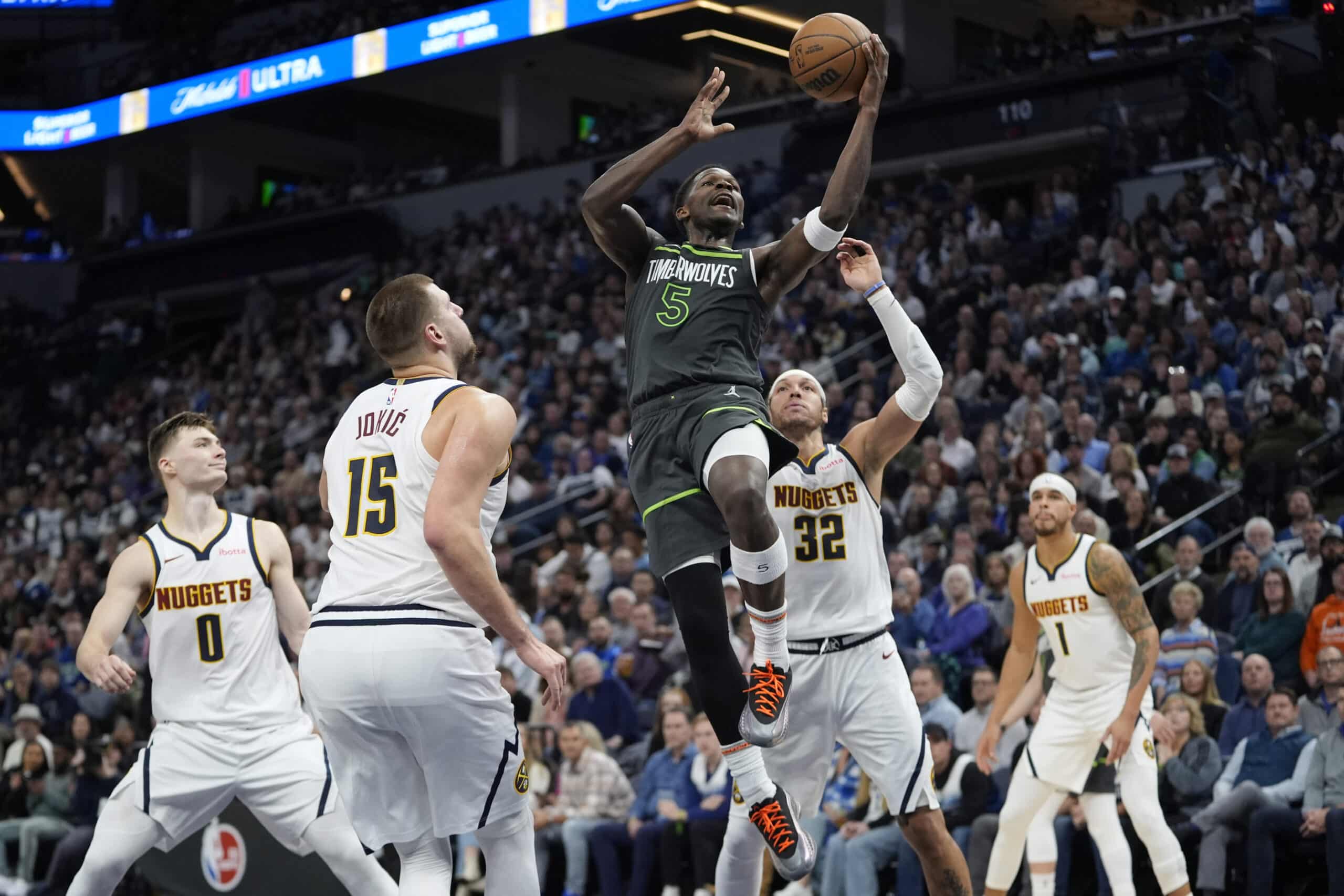 NBA: La última remontada da a los Timberwolves la victoria sobre los Nuggets