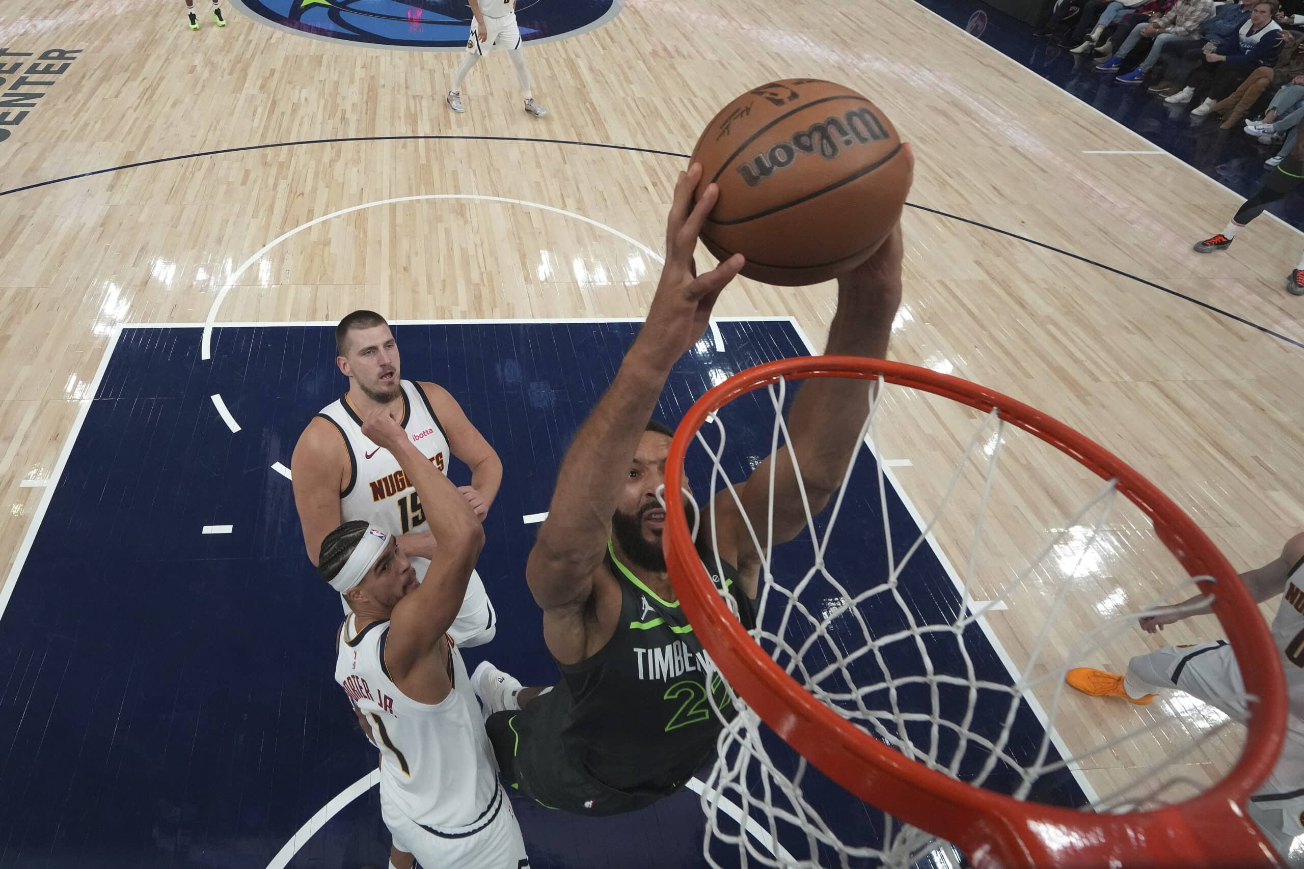 Centro de los Minnesota Timberwolves Rudy Gobert NBA Denver Nuggets