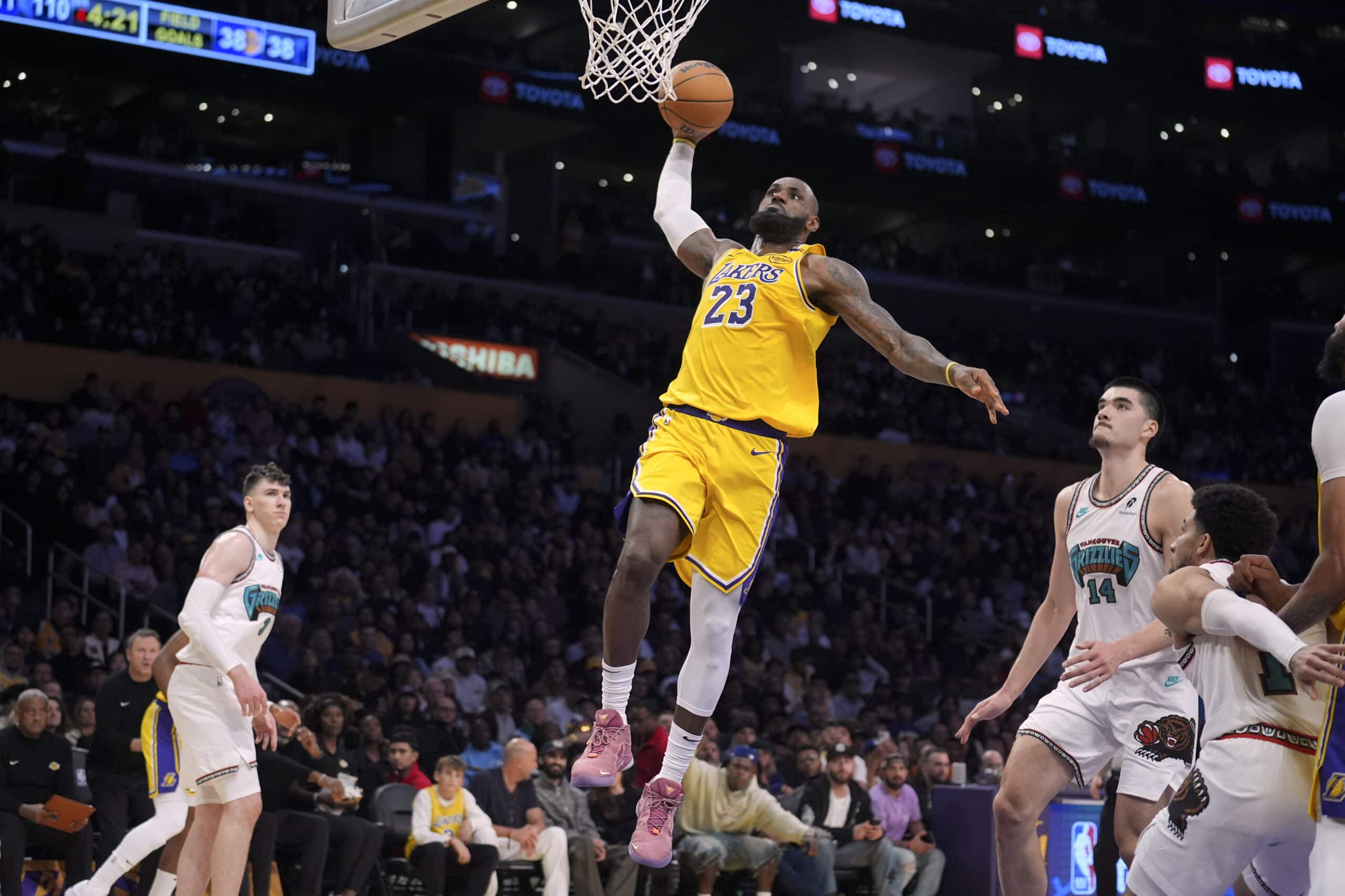 Los Angeles Lakers forward LeBron James  NBA Grizzlies