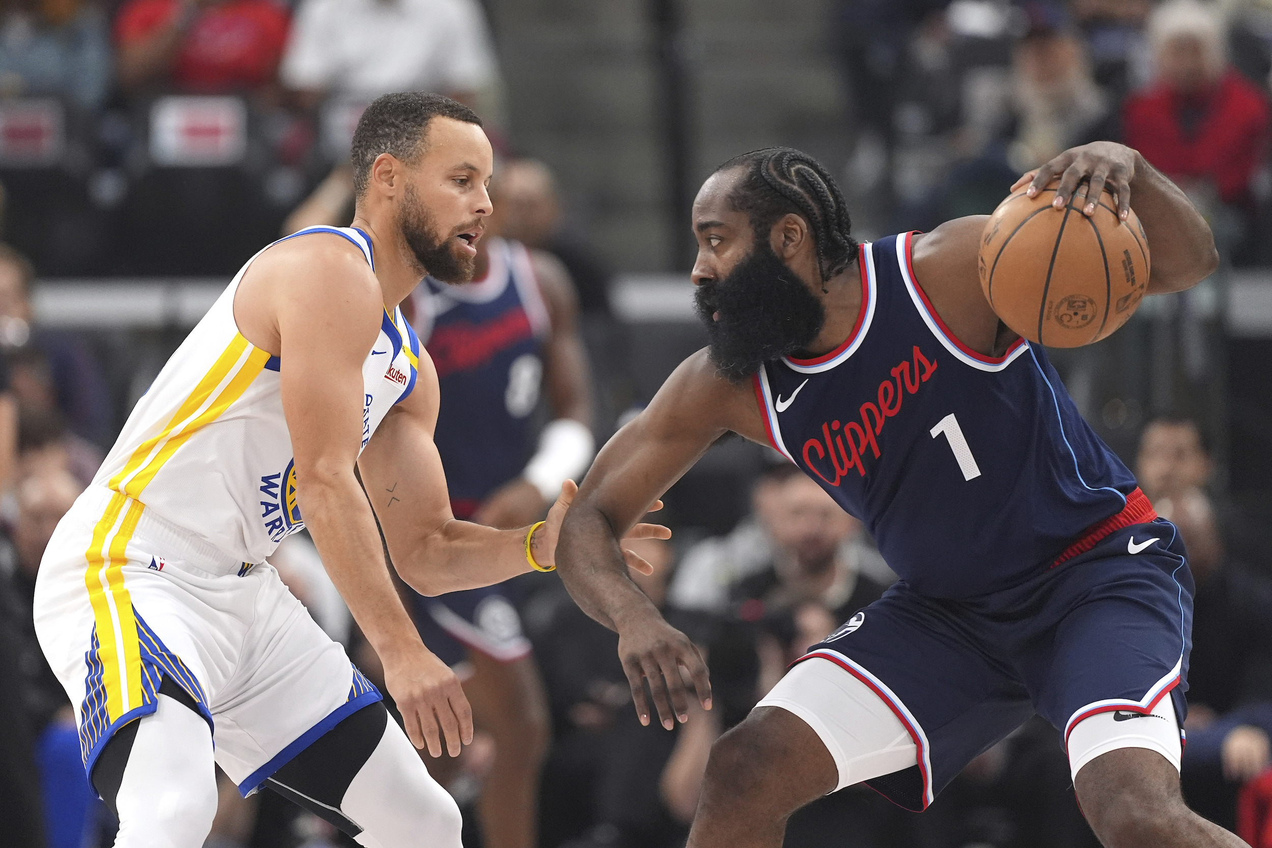 NBA: Clippers hold off Warriors