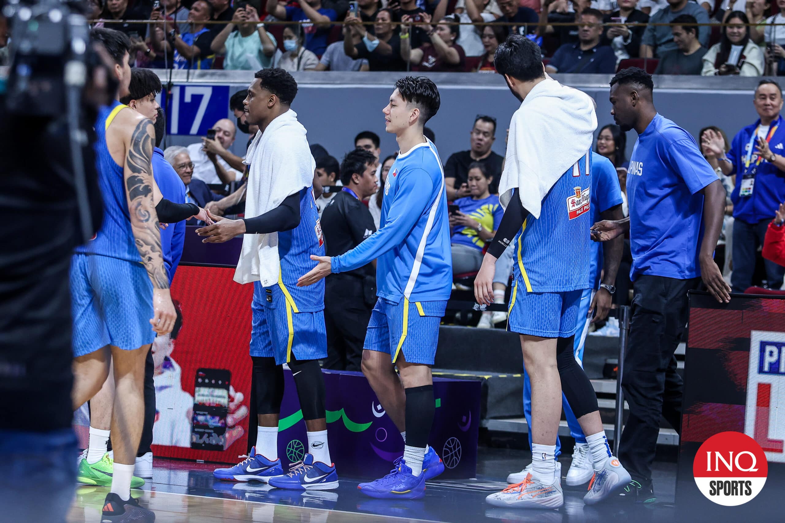 Gilas’ Tim Cone pokes fun at injured Dwight Ramos’ benching