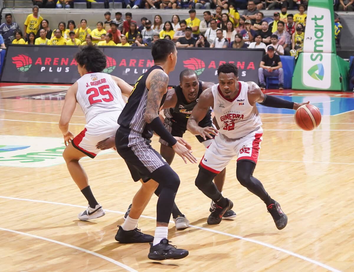 Justin Brownlee (with ball) had one of his worst final performances for Ginebra.