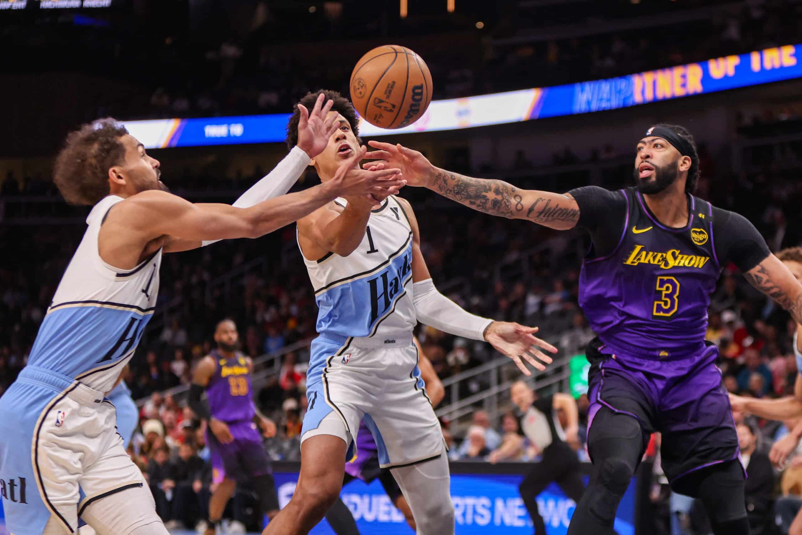 NBA: Trae Young's late 3-pointer lifts Hawks past Lakers in OT Anthony Davis