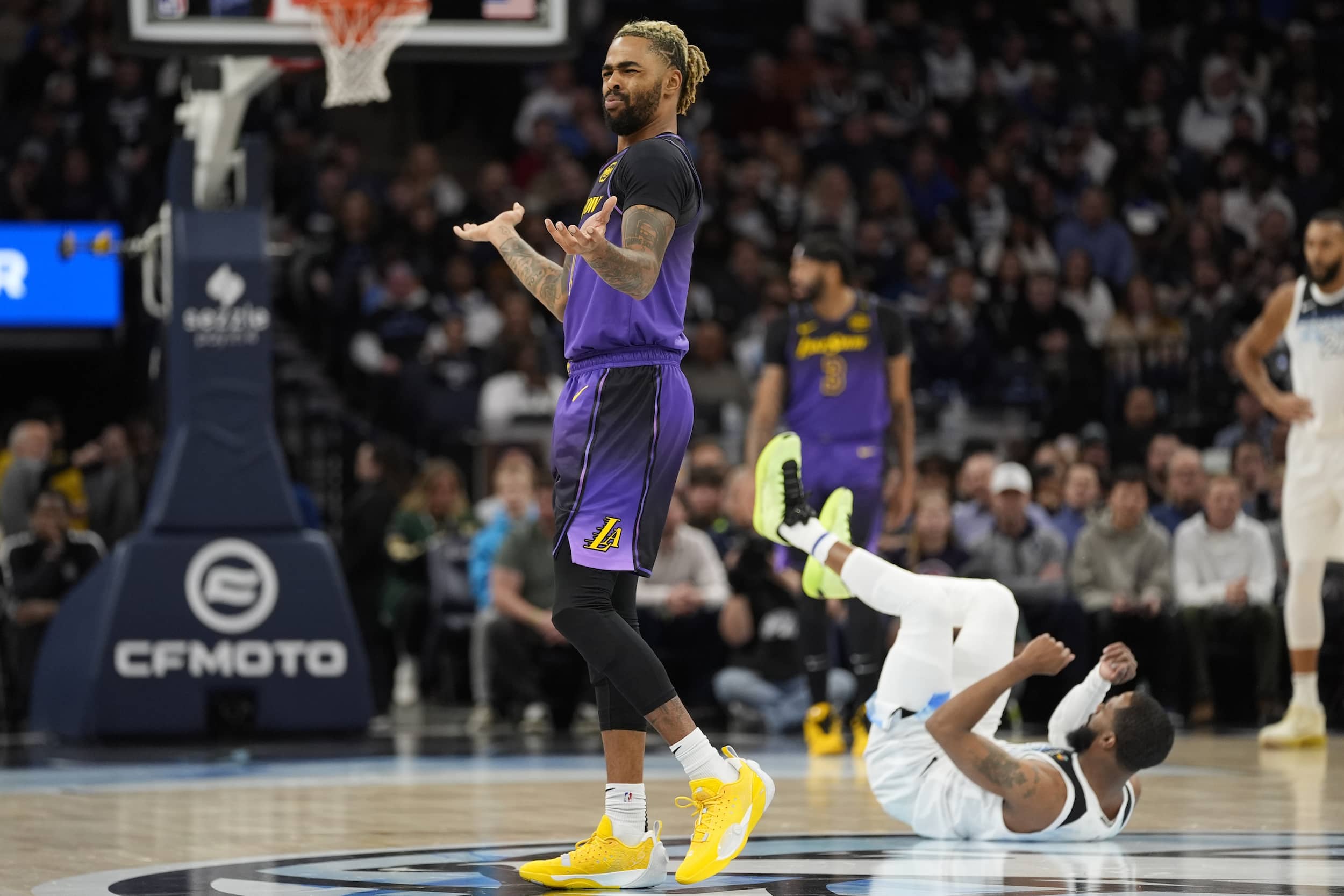 D'Angelo Russell Lakers vs Timberwolves NBA