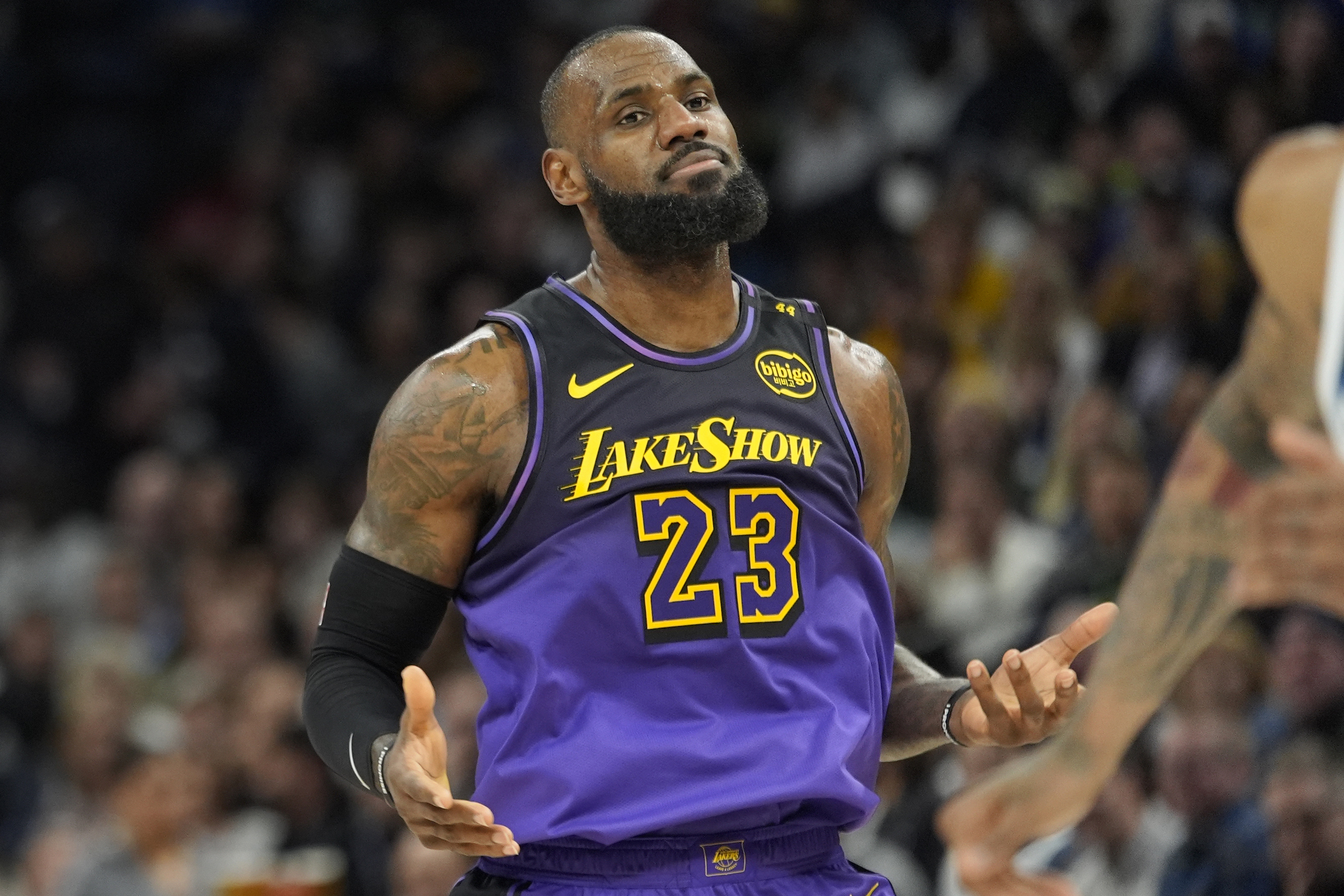 NBA LeBron s jumper is off and Lakers are struggling on offense