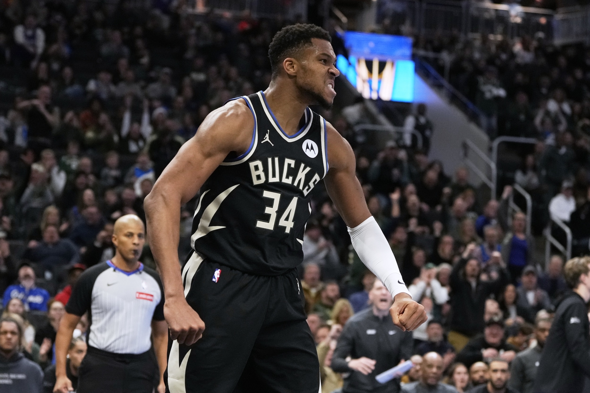 Giannis Antetokounmpo Bucks beat Magic NBA Cup