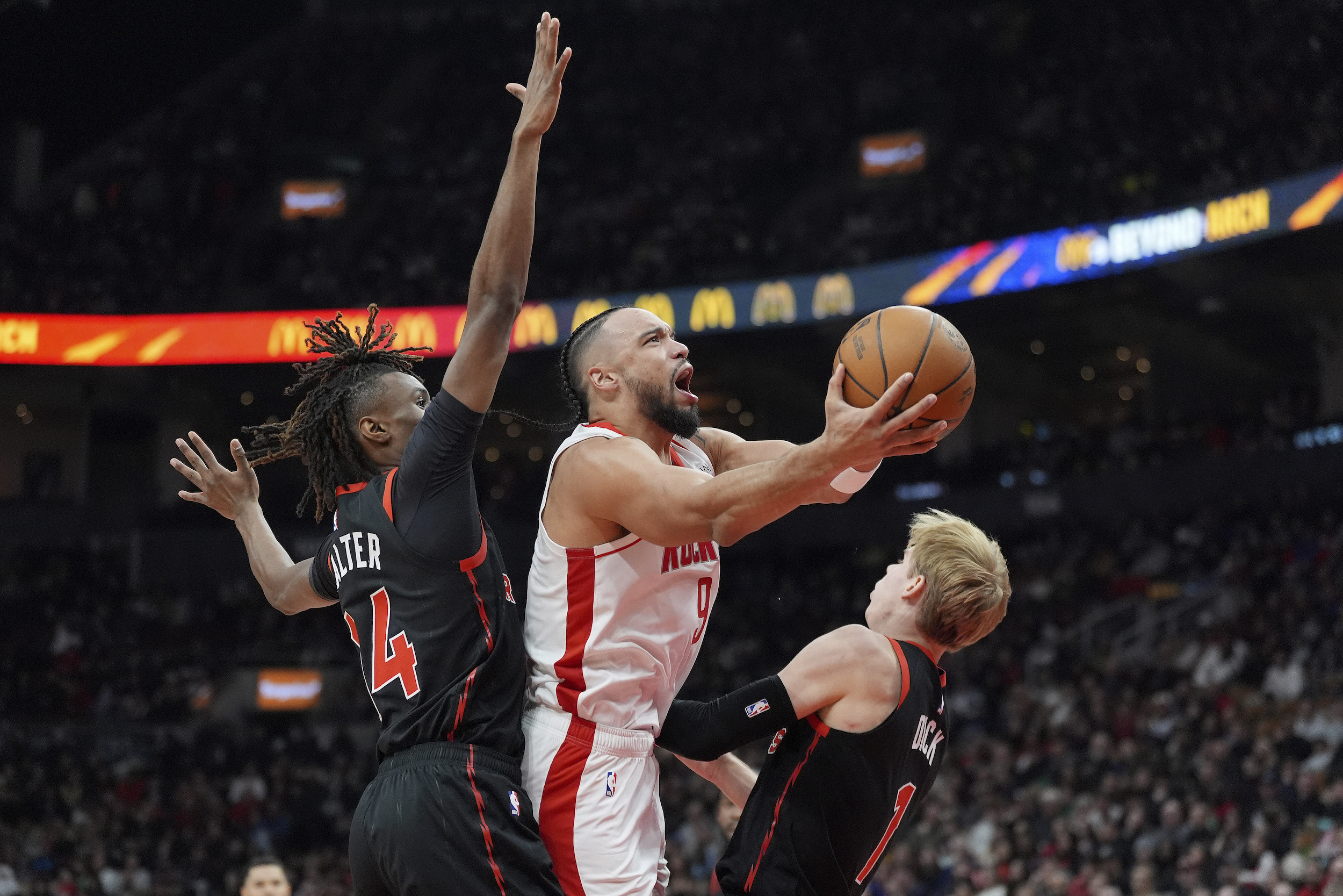 Dillon Brooks Rockets mengalahkan Raptors NBA