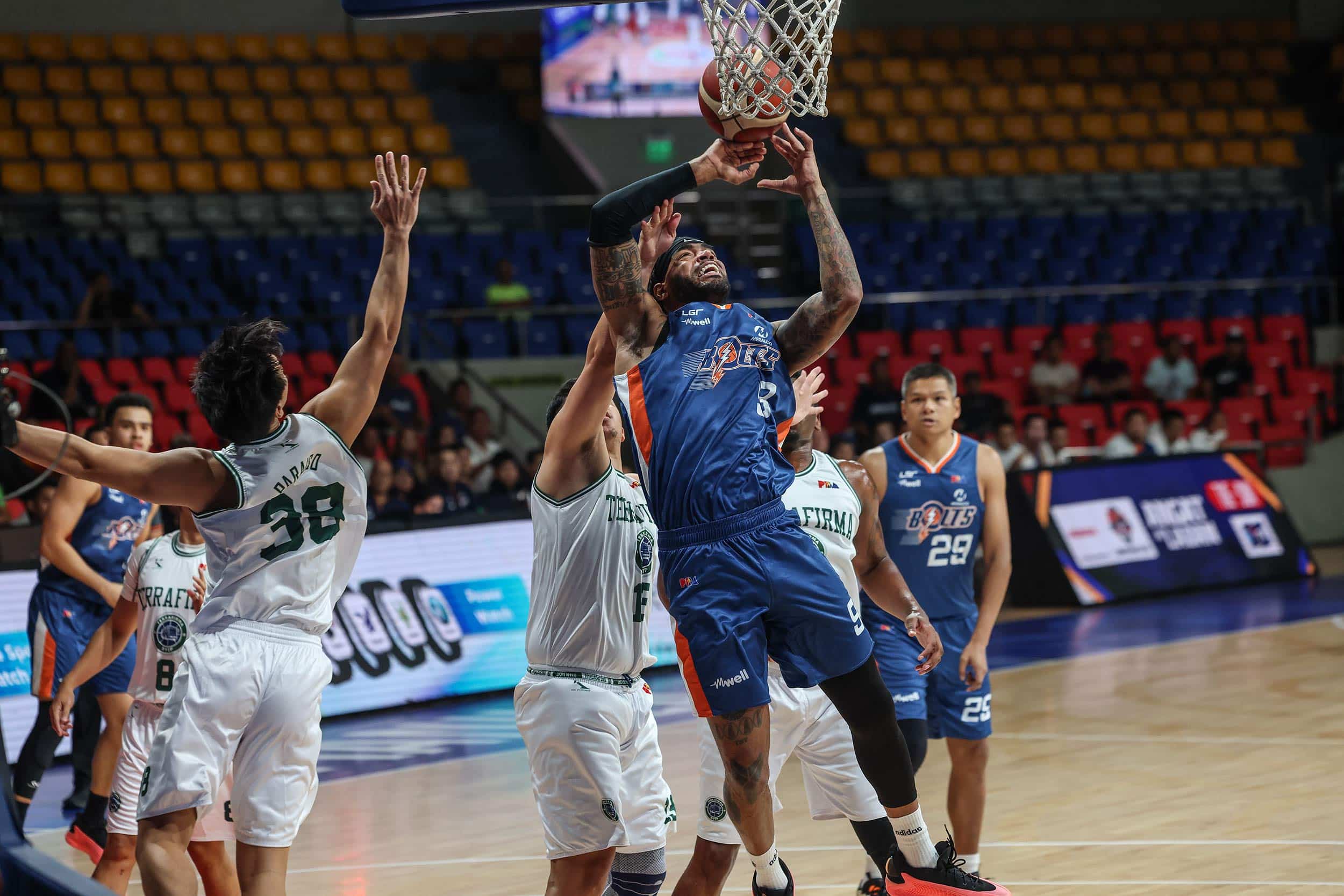 Meralco Bolts import DJ Kennedy during a PBA Commissioner's Cup game.