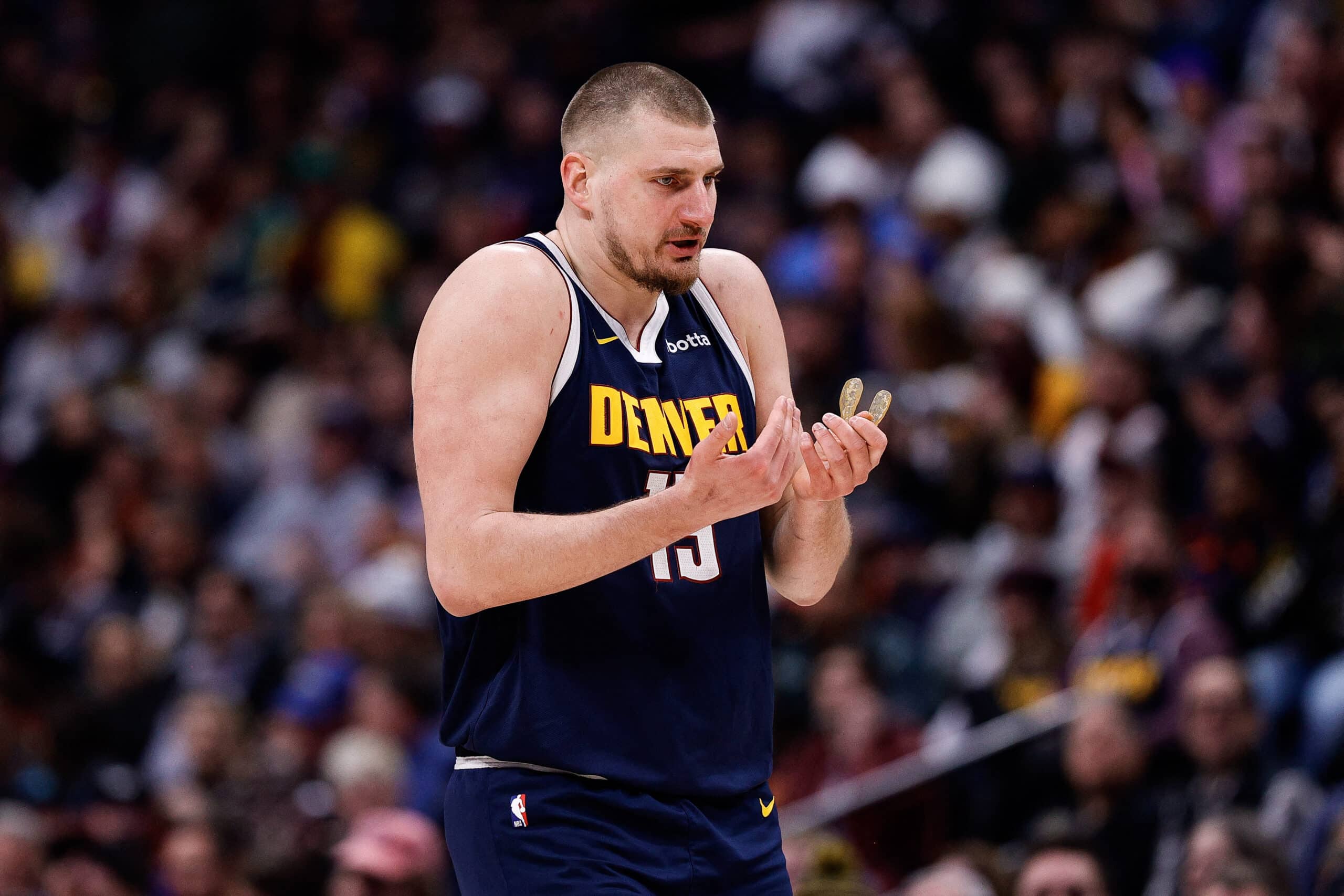 Nuggets Denver contra Portland Trail Blazers NBA Nikola Jokic