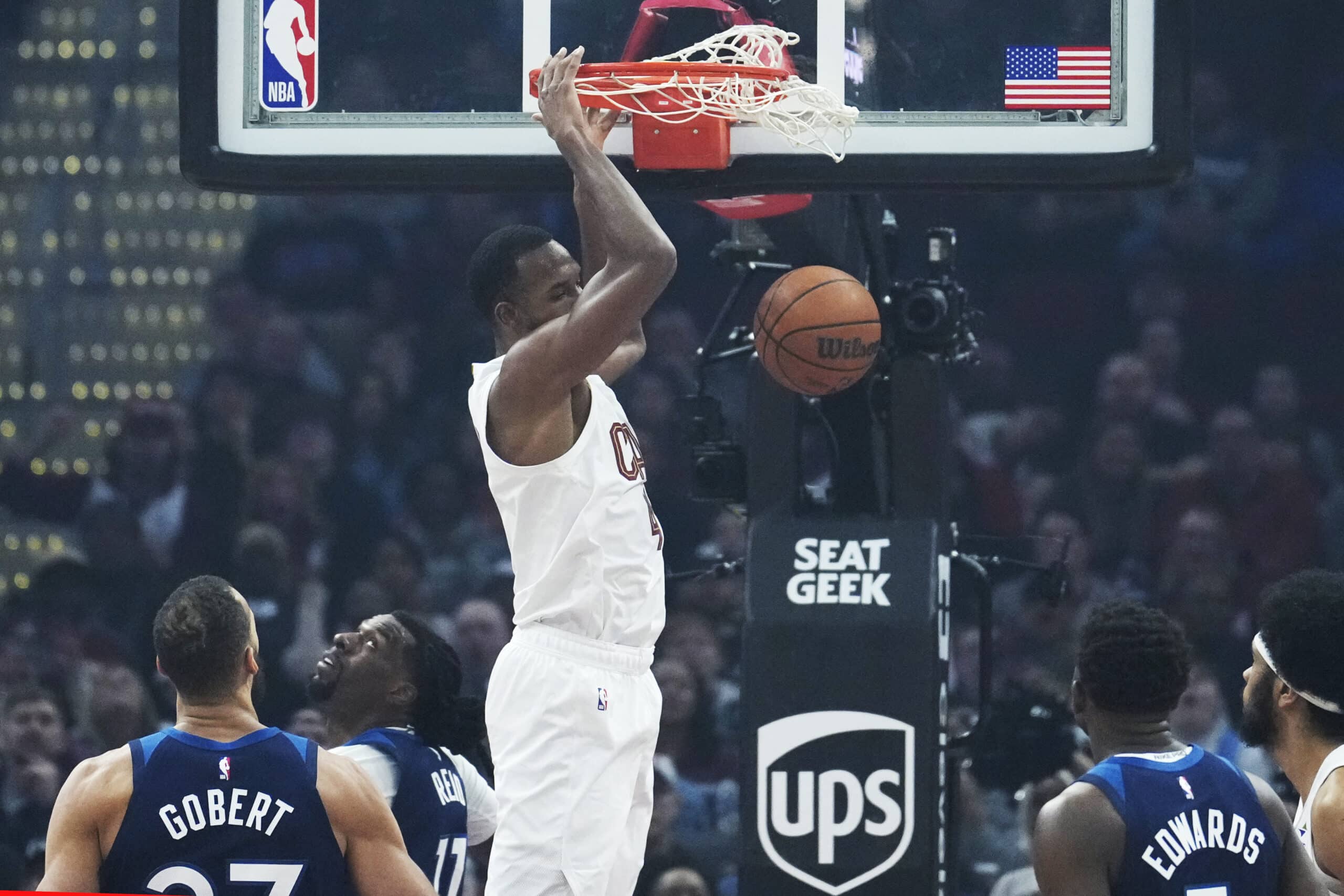 O atacante de Cleveland Cavalier Evan Mabley NBA Minnesota Timberwolves