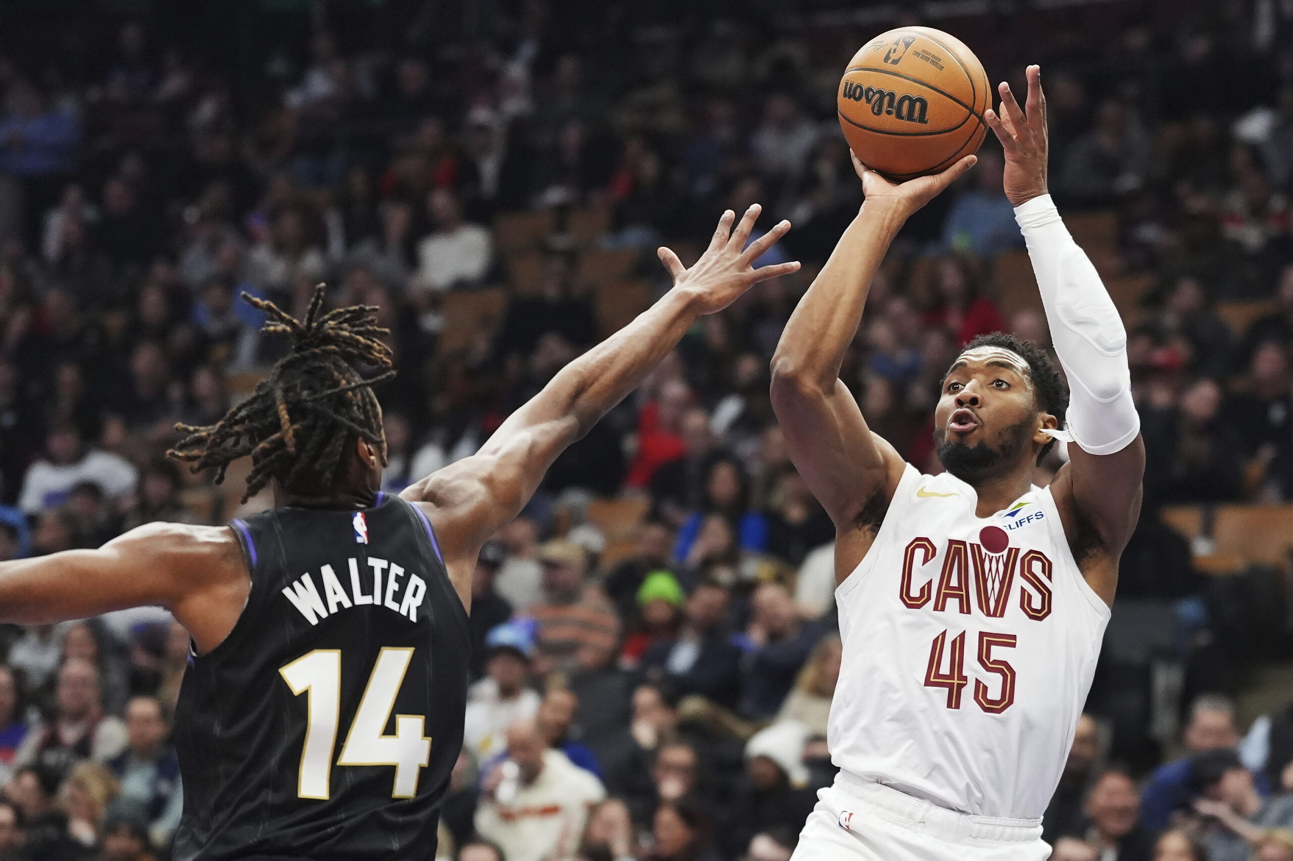 Cleveland Cavaliers contra o Toronto Raptors Donovan Mitchell NBA