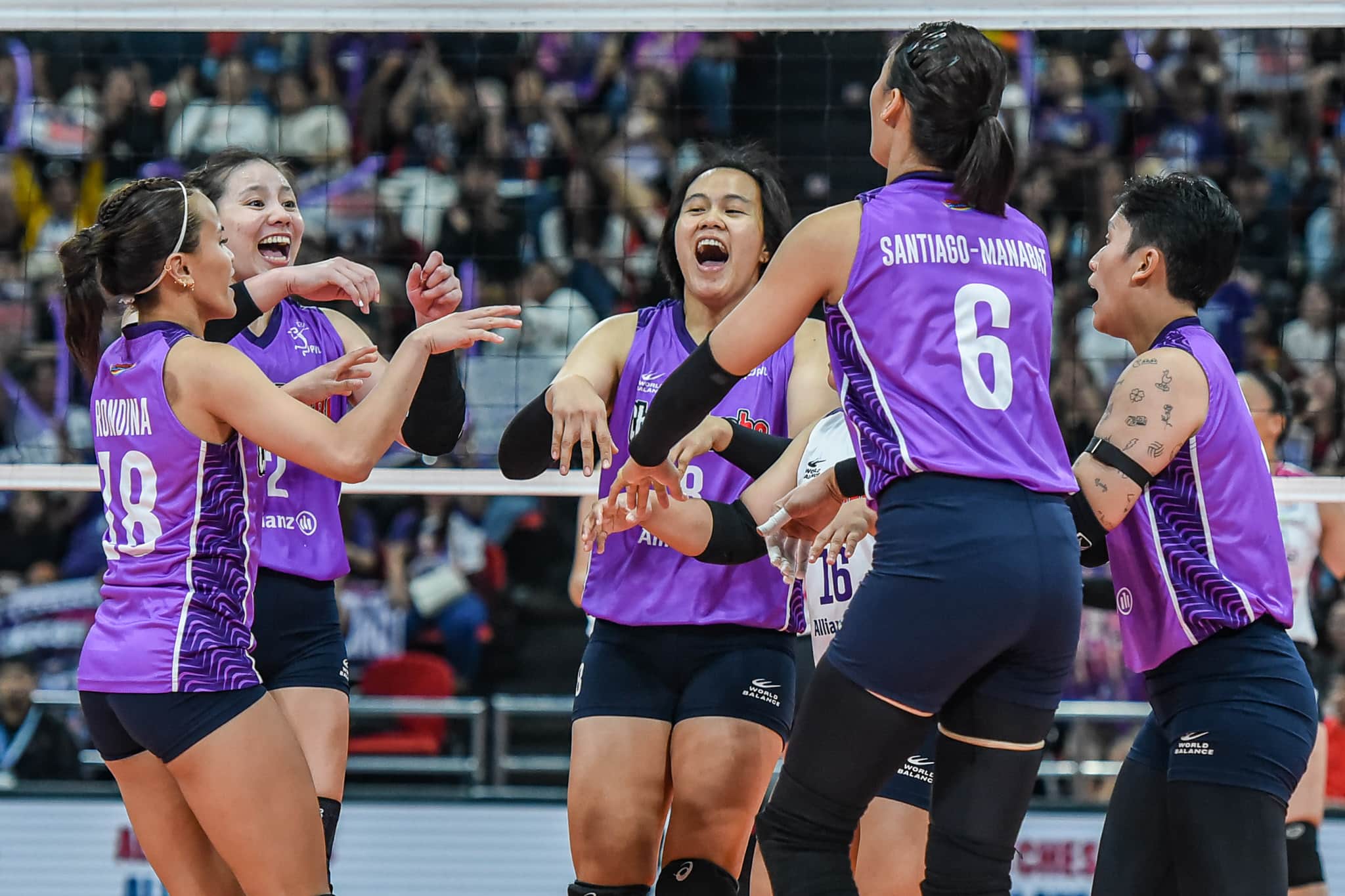 Choco Mucho Flying Titans durante um jogo de conferência PVL All-Filipino.