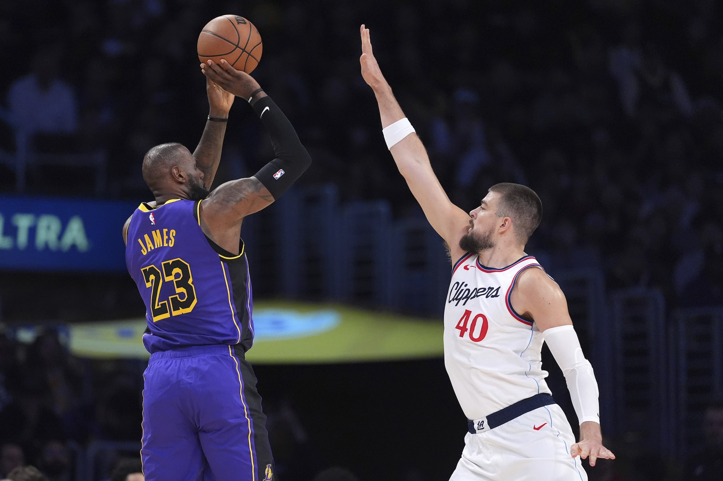 LeBron James Lakers beat Clippers NBA