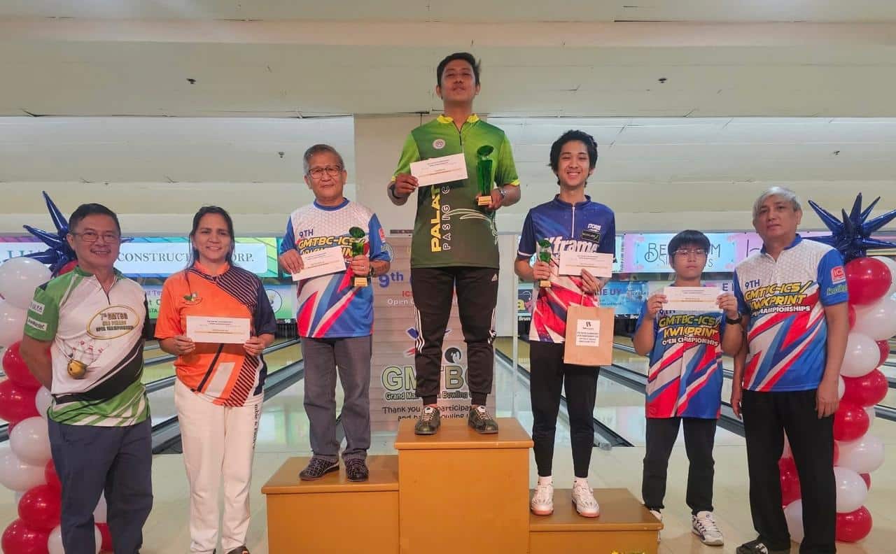 El director del torneo GMTBC, Selwyn Cabaluna (izquierda) y el presidente Edel Ocampo (derecha) posan con los ganadores Josie Guevarra (4to), Boyzee Zarraga (2º), Jasper Hubilla (campeón), Ashton Lorenzo (3º) y Cedric Barrientos (5TH).