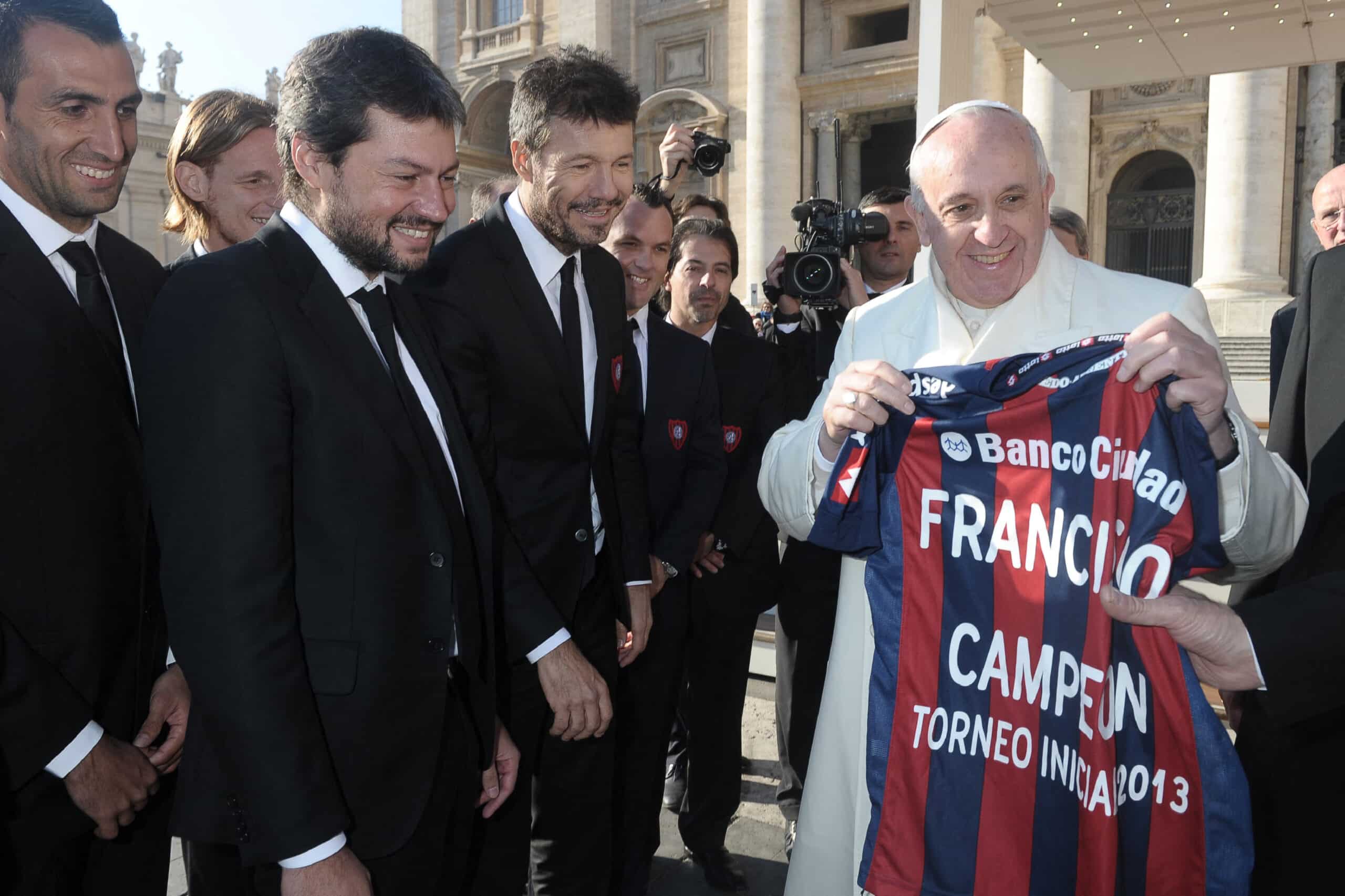 Pope Francis death San Lorenza football soccer Argentina